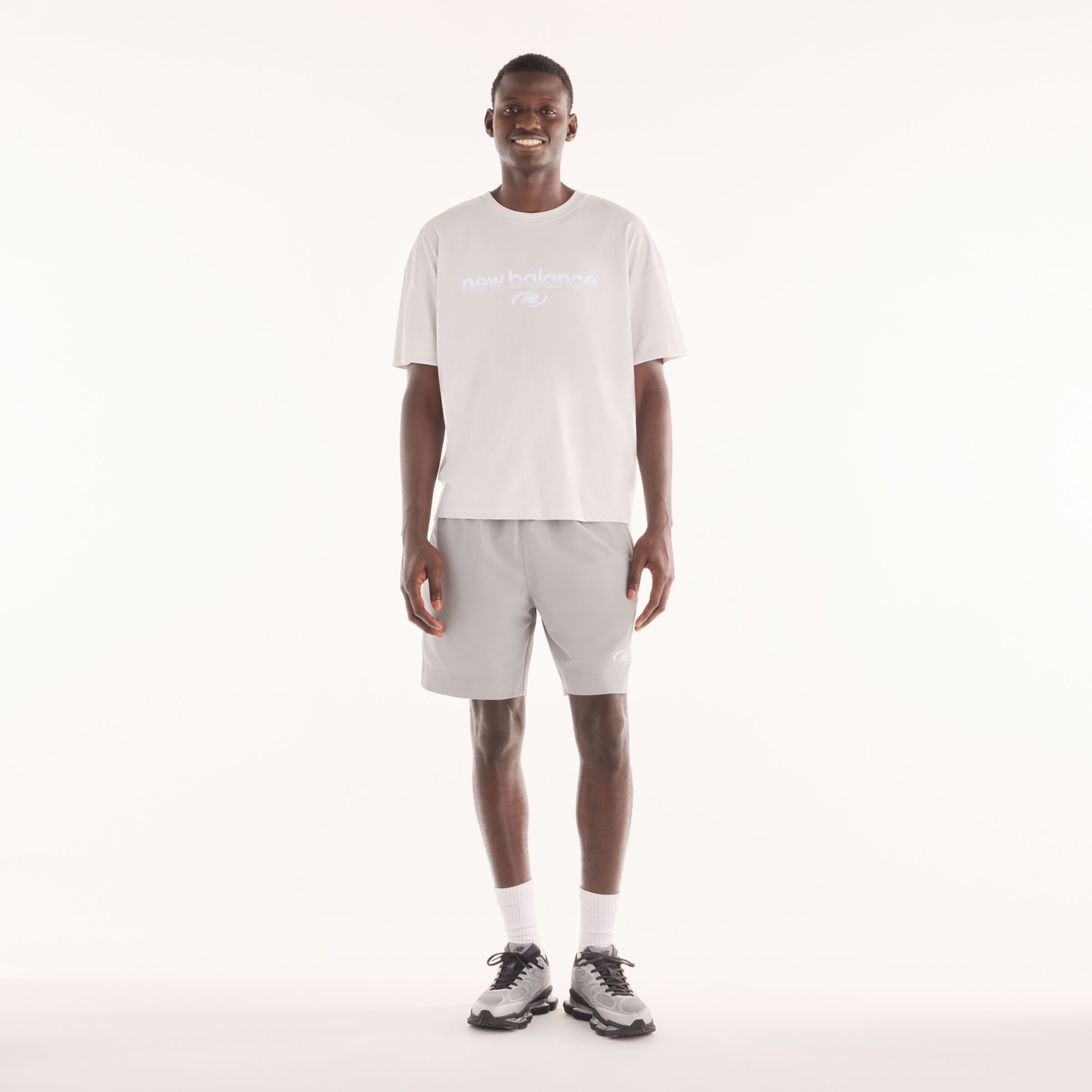 Nelson is wearing size M and is 5'4.5/164cm. Chest: 34.75"/88cm, Waist: 29"/74cm, Hips: 35.5"/90cm