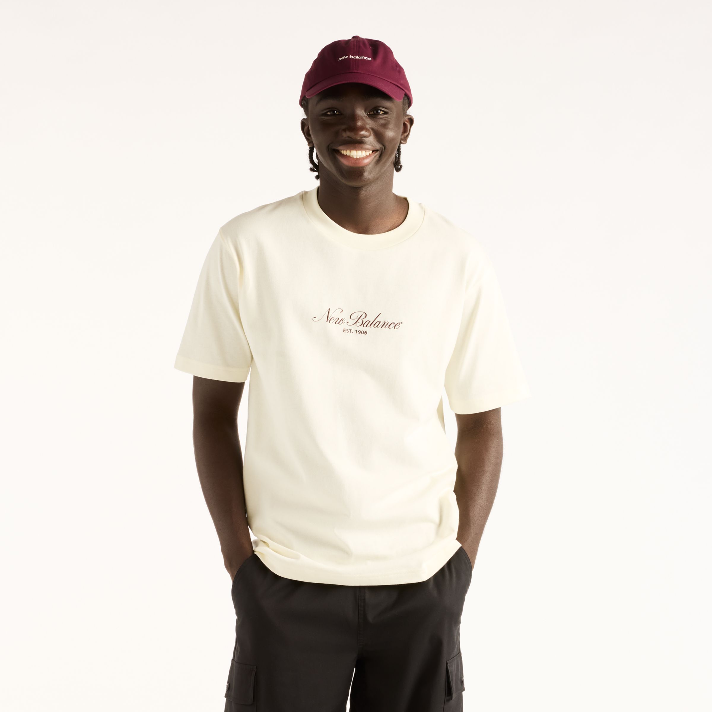Fall is wearing size M and is 6'/183cm. Chest: 33.5"/85cm, Waist: 26.75"/68cm, Hips: 35"/89cm