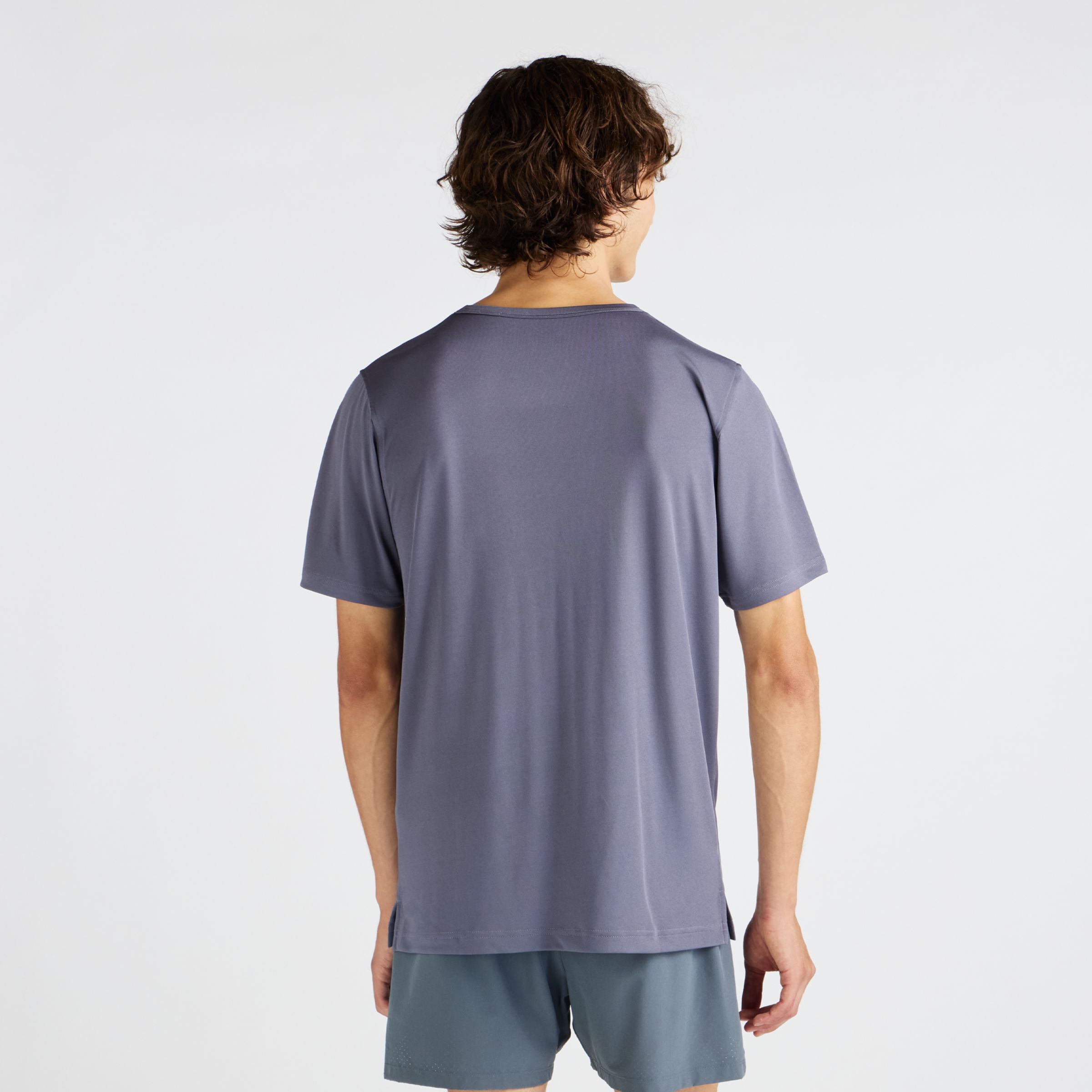 Mae is wearing size M and is 5'9"/ 175cm. Chest: 33"/84cm, Waist: 24"/60cm, Hips: 35"/89cm