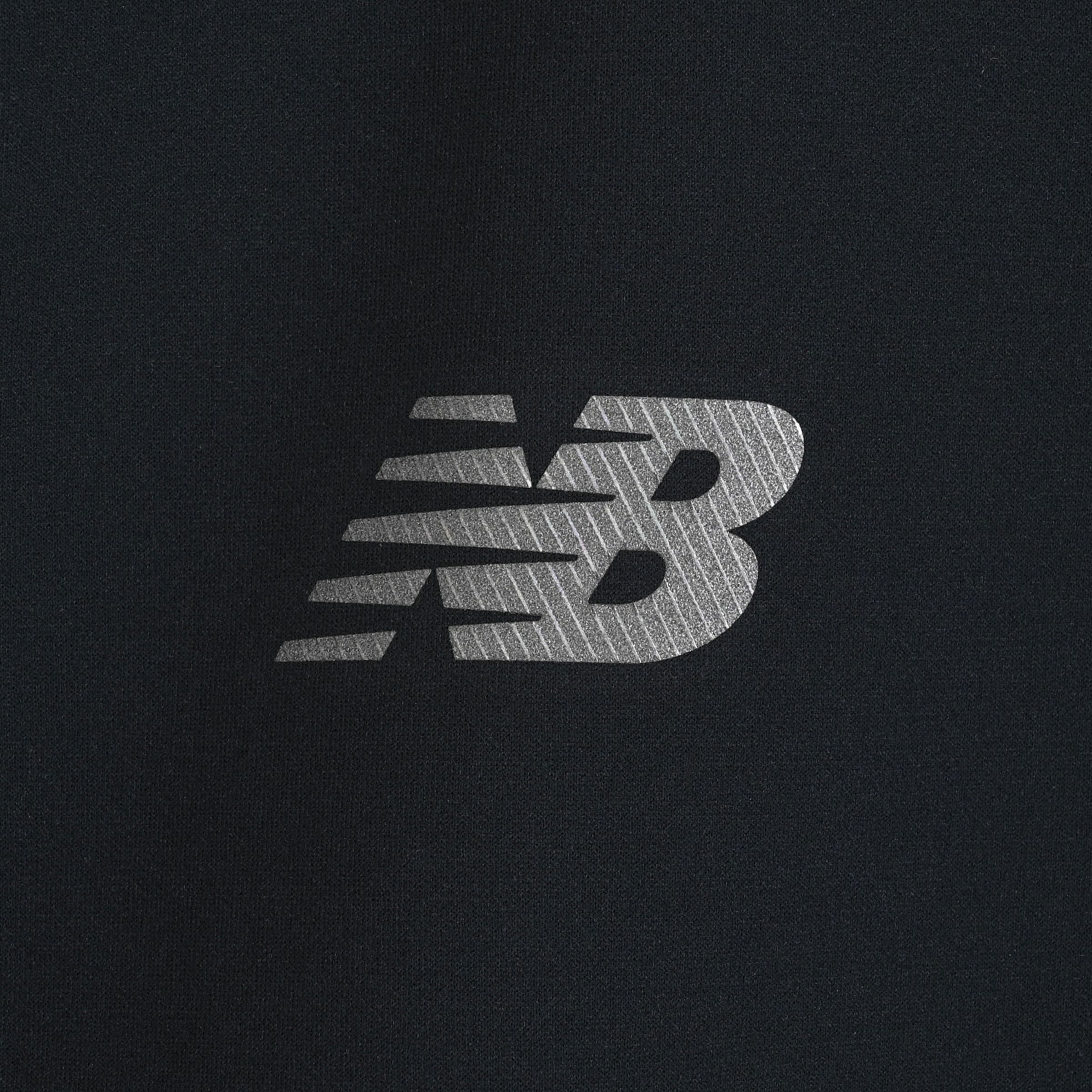New Balance Black Out ウォームアップトップ, MT62D4ZABK
