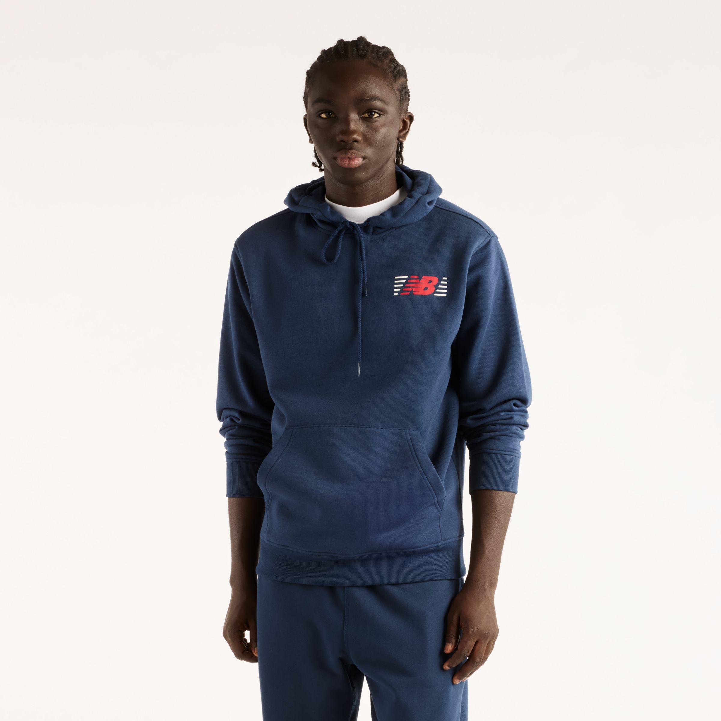 Fall is wearing size M and is 6'/183cm. Chest: 33.5"/85cm, Waist: 26.75"/68cm, Hips: 35"/89cm