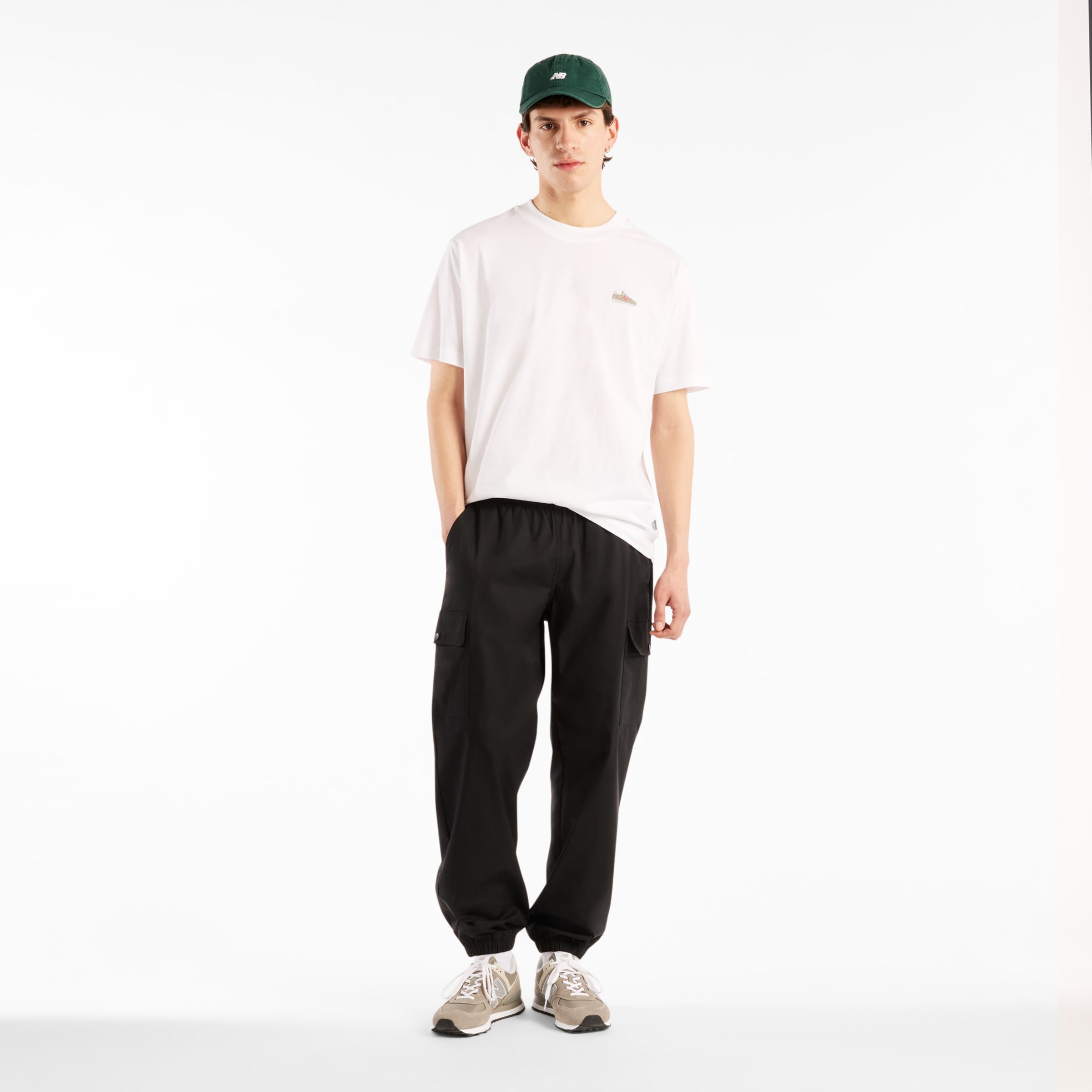 Nelson is wearing size M and is 5'4.5/164cm. Chest: 34.75"/88cm, Waist: 29"/74cm, Hips: 35.5"/90cm