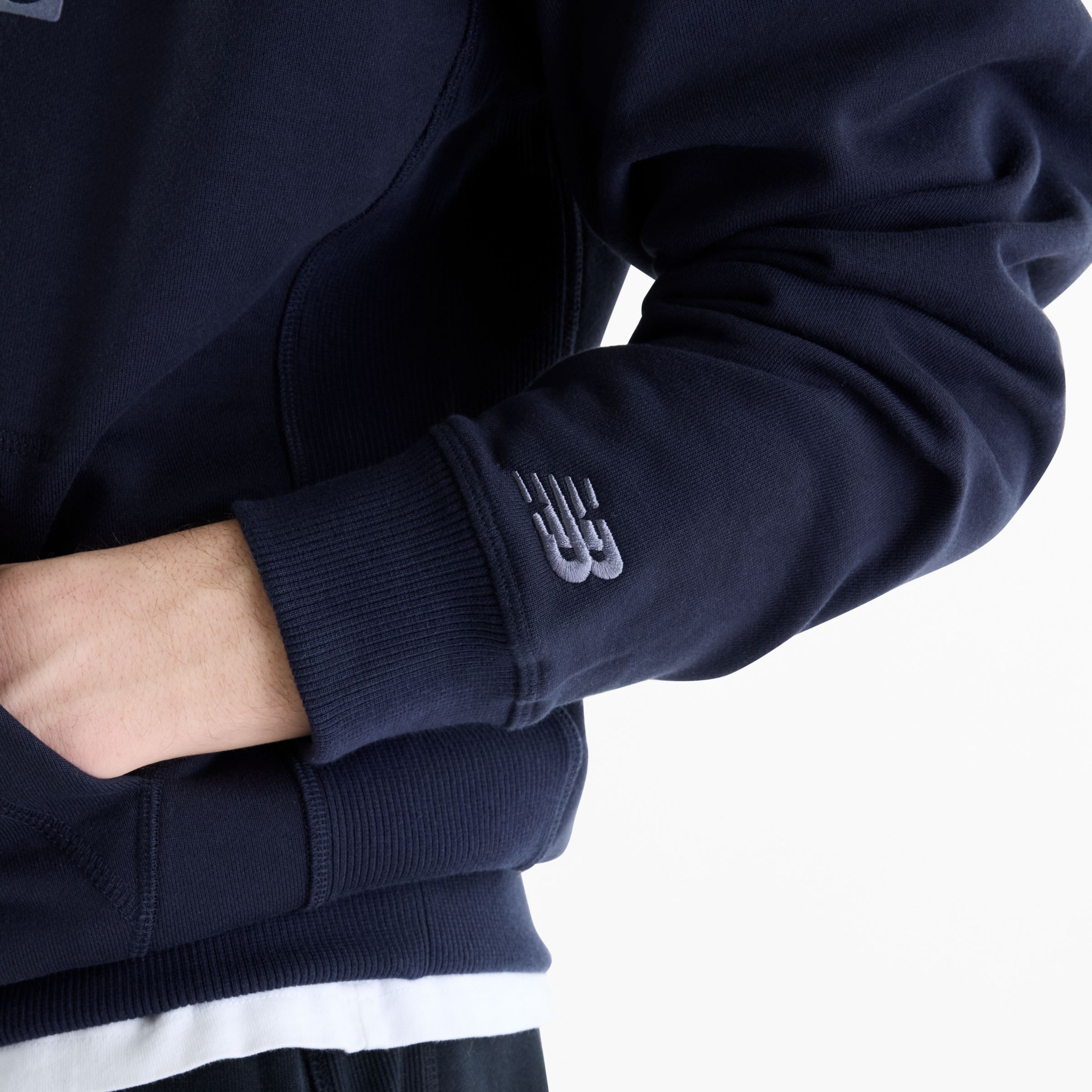 Ante is wearing size M and is 6'2"/187.96cm. Chest: 37.5"/95.25cm, Waist: 31"/78.74cm, Hips: 40.5"/102.87cm
