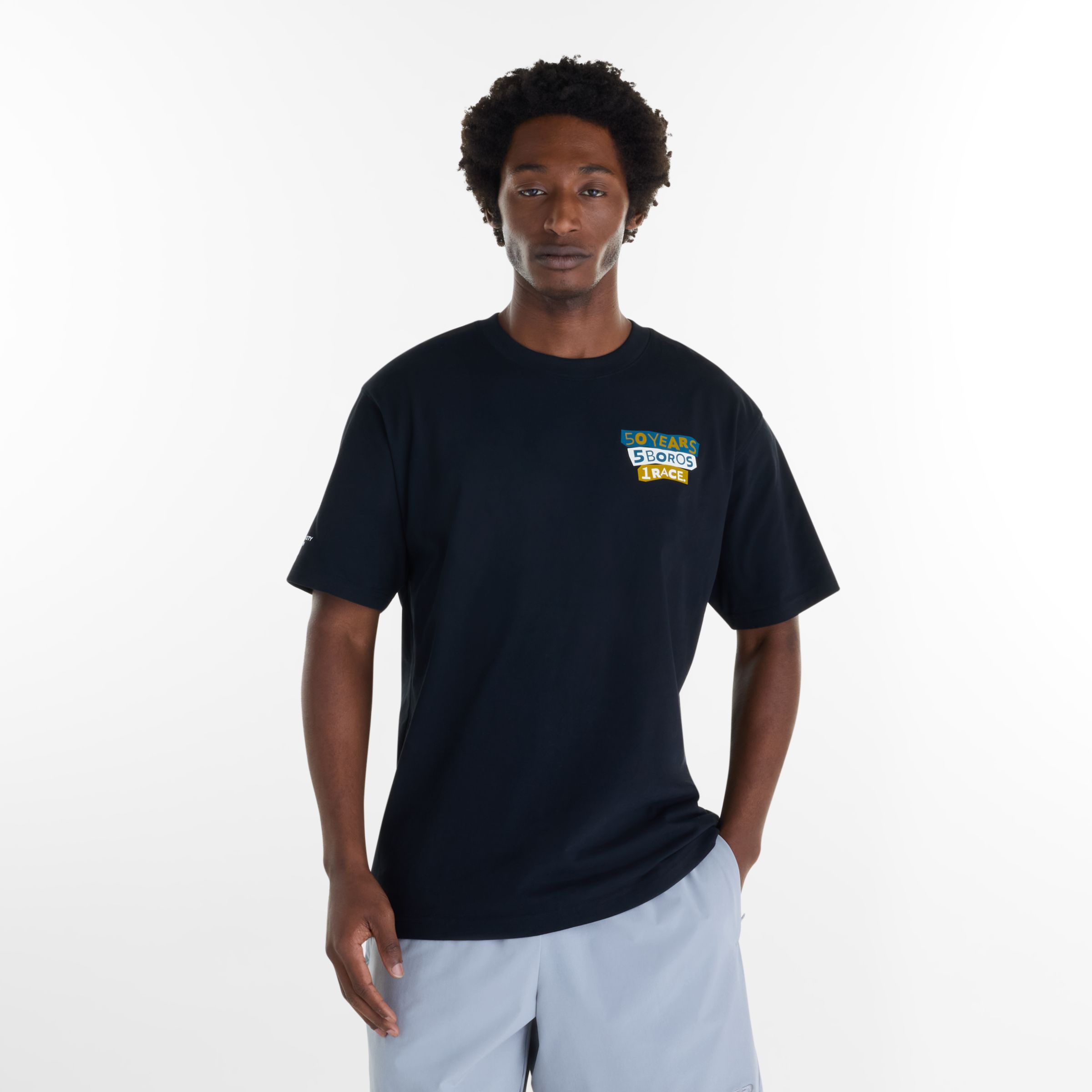 Tyliv is wearing size M and is 6'1"/186cm. Chest: 34.5"/88cm, Waist: 29"/74cm, Hips: 36.5"/93cm
