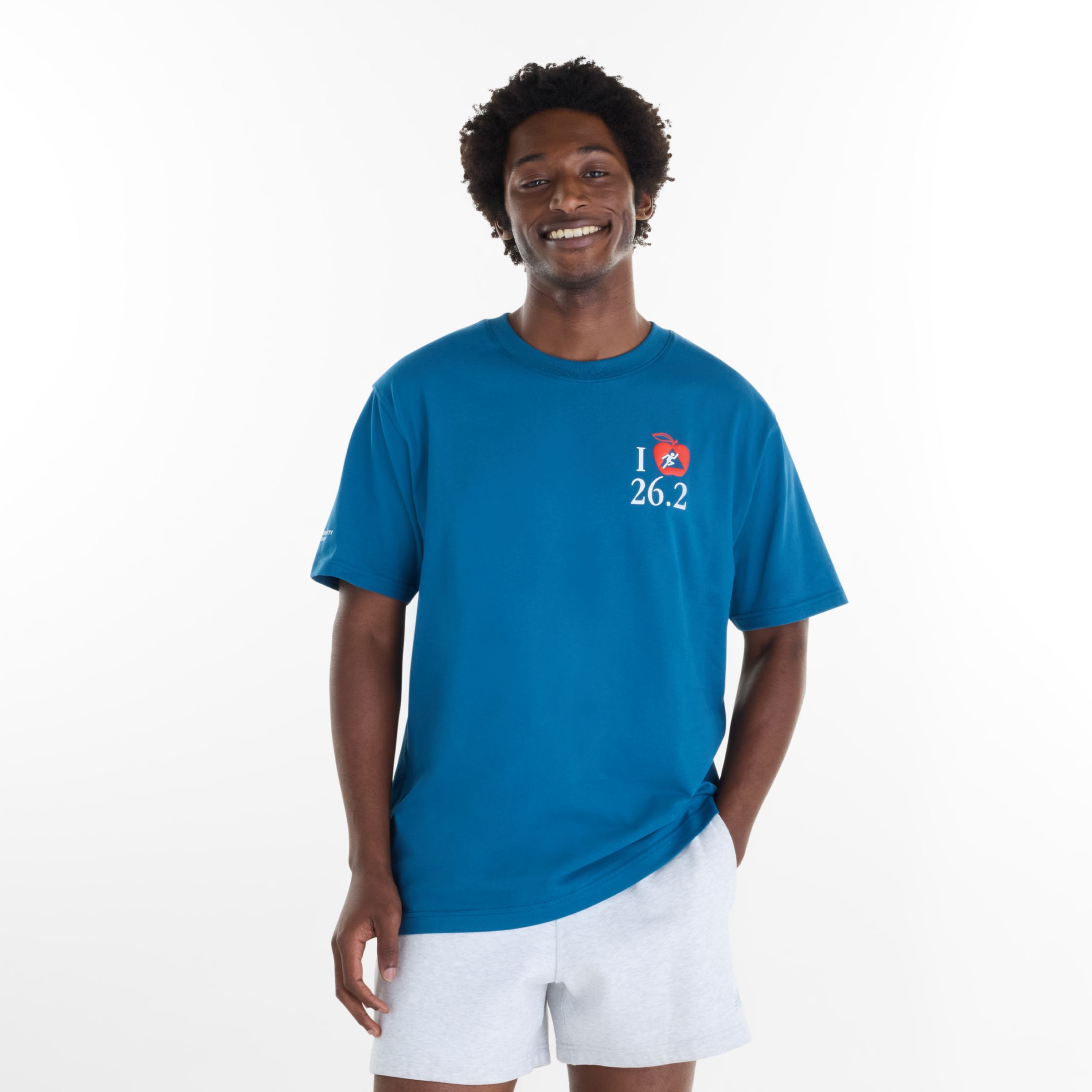 Tyliv is wearing size M and is 6'1"/186cm. Chest: 34.5"/88cm, Waist: 29"/74cm, Hips: 36.5"/93cm