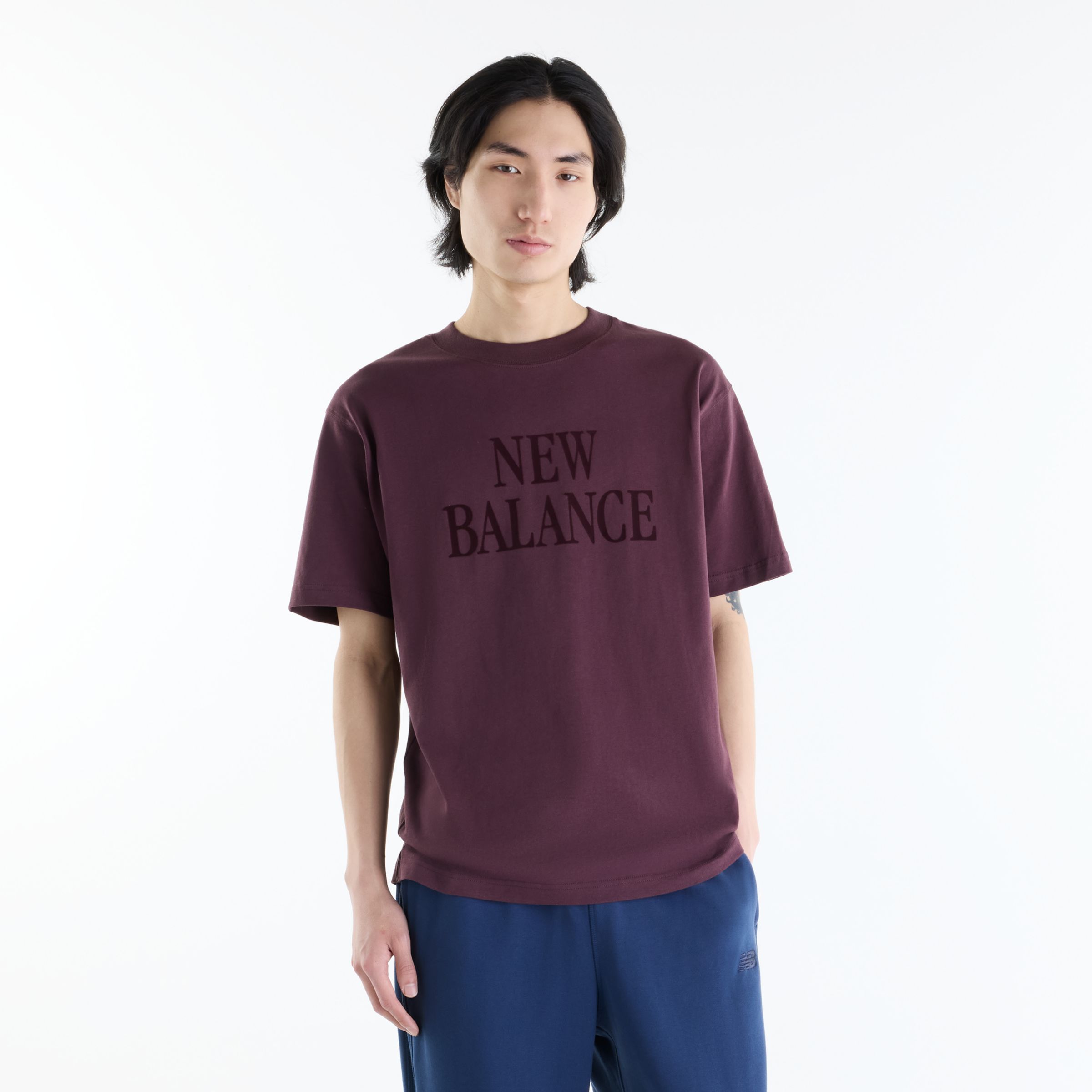 Justin is wearing size M and is 6'11"/186cm. Chest: 34"/86cm, Waist: 29"/74cm, Hips: 35"/89cm