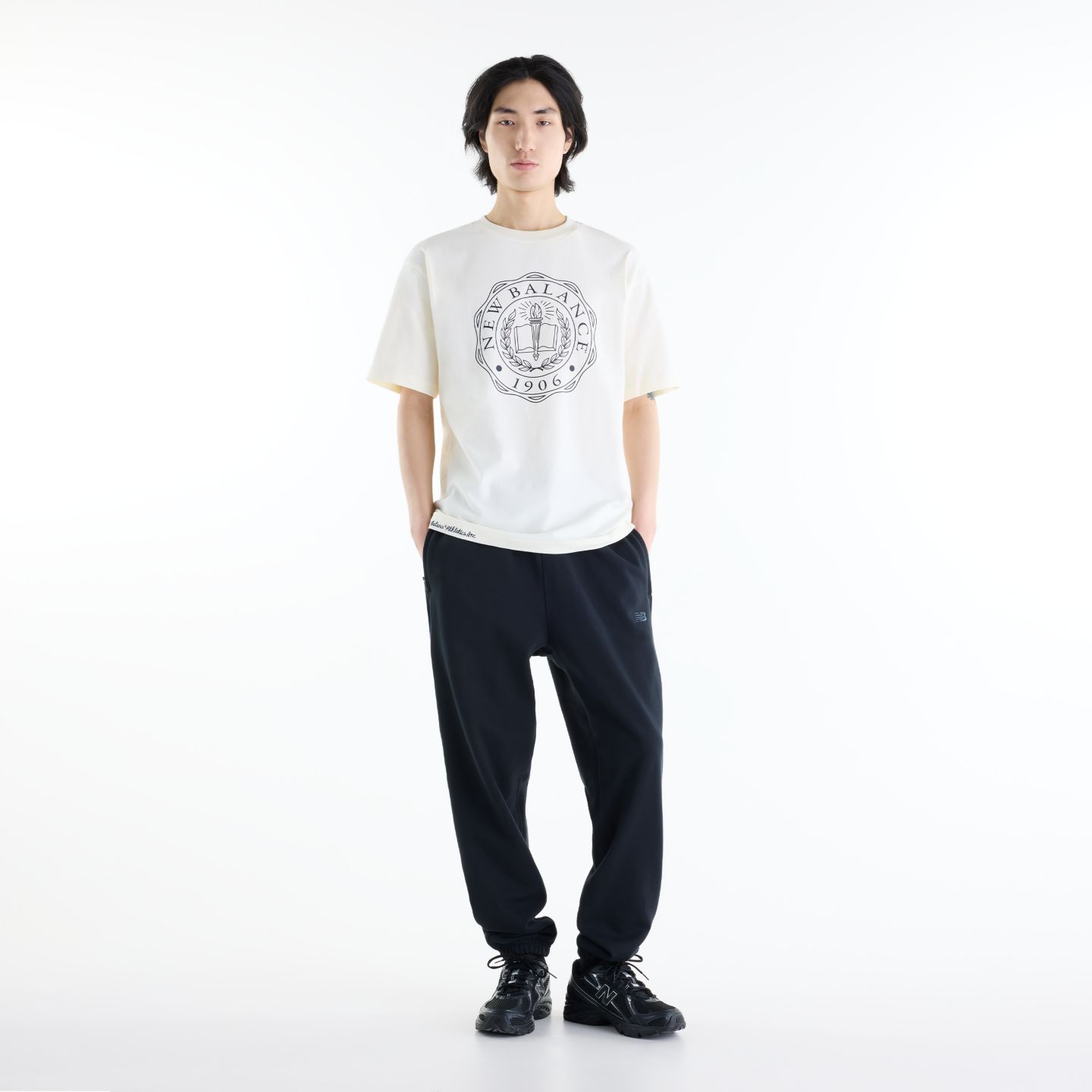 Мужская футболка New Balance Varsity Crest, цвет: Ангора — фото 2