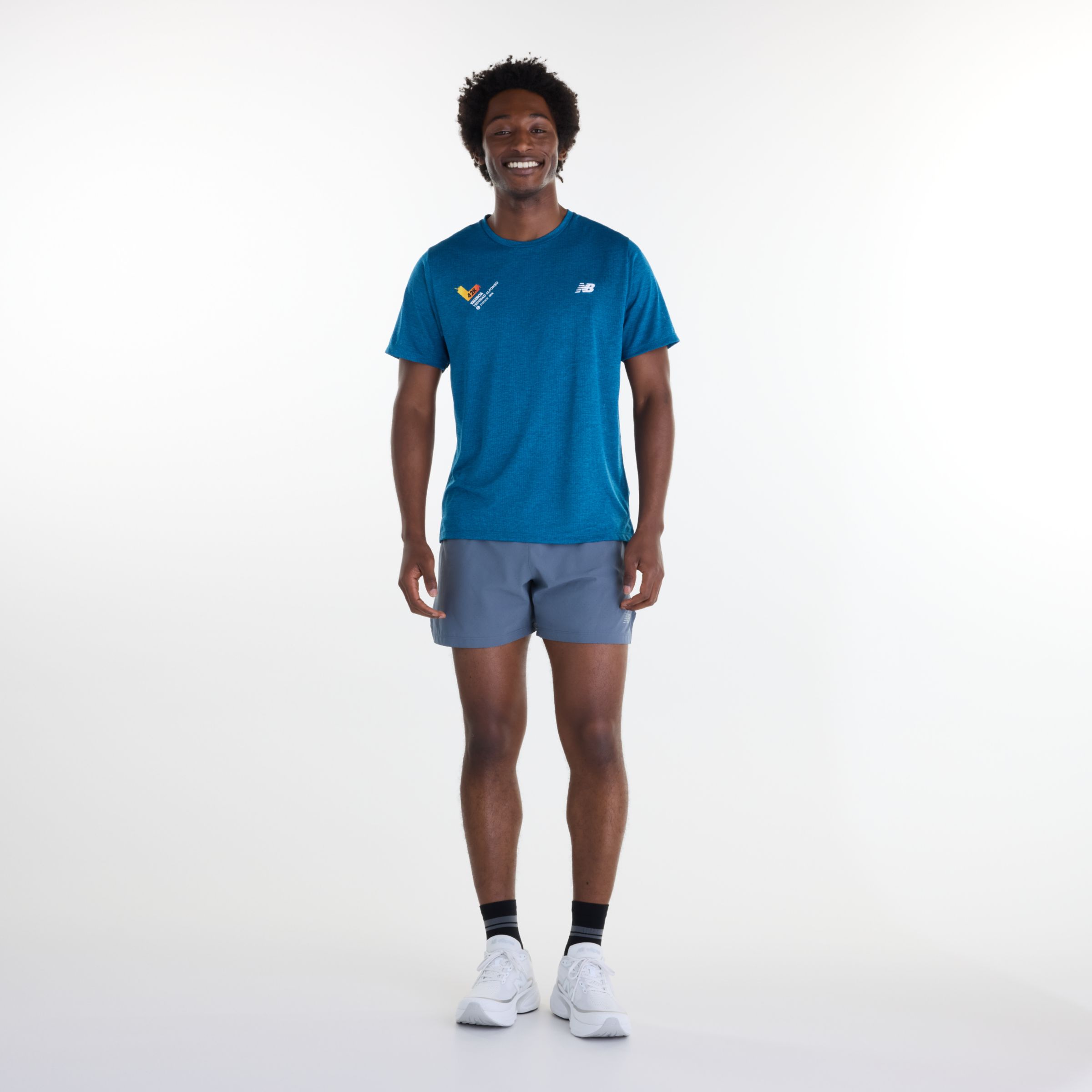 Tyliv is wearing size M and is 6'1"/186cm. Chest: 34.5"/88cm, Waist: 29"/74cm, Hips: 36.5"/93cm