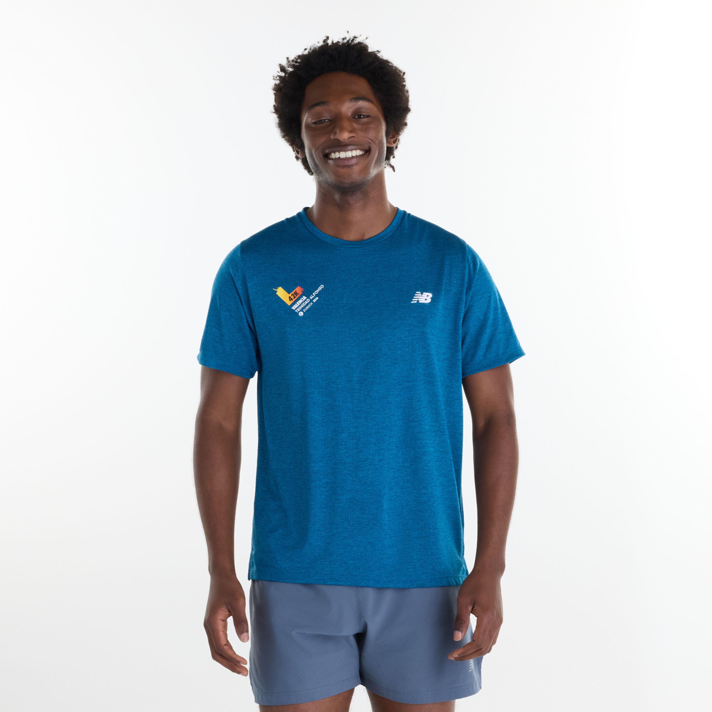 Tyliv is wearing size M and is 6'1"/186cm. Chest: 34.5"/88cm, Waist: 29"/74cm, Hips: 36.5"/93cm
