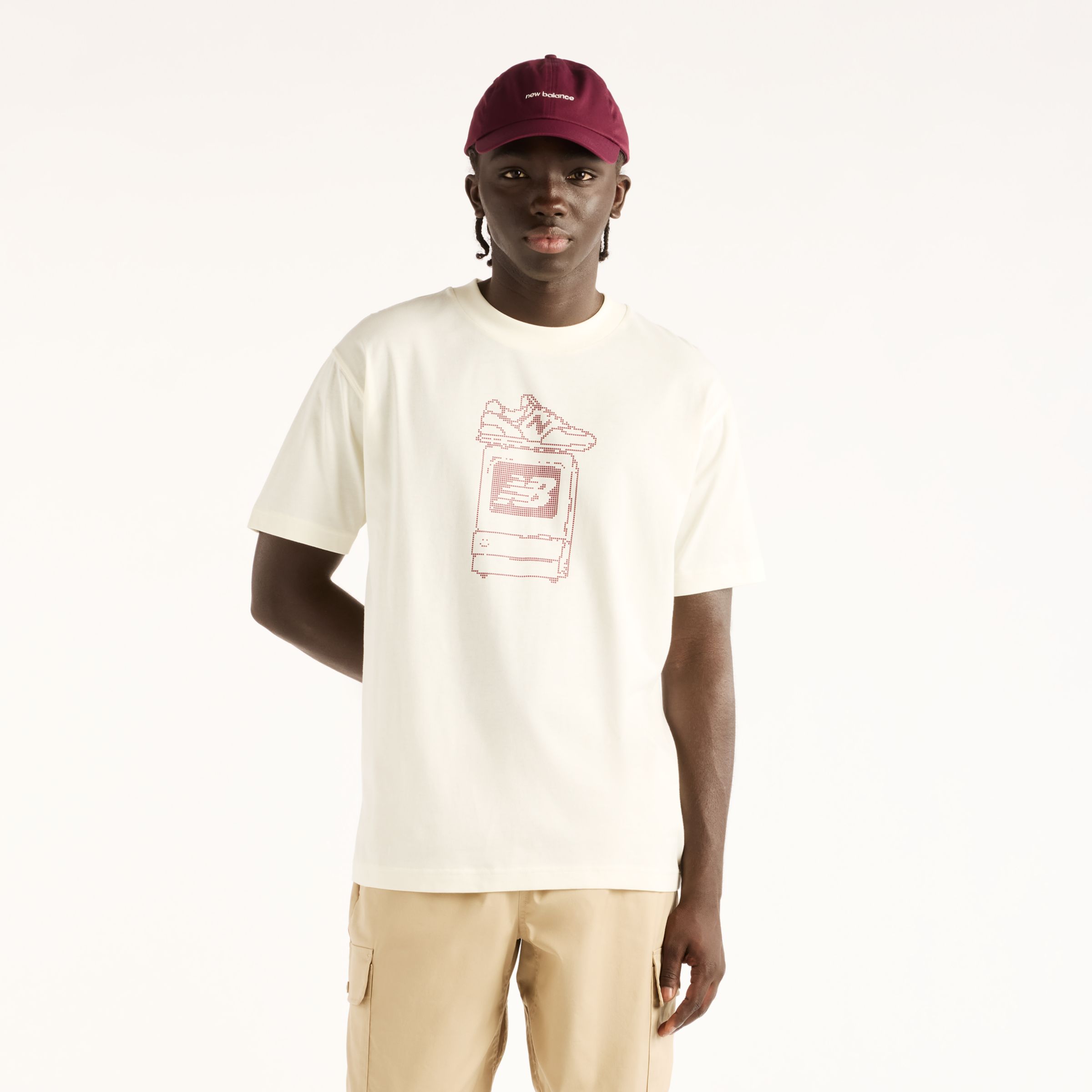 Fall is wearing size M and is 6'/183cm. Chest: 33.5"/85cm, Waist: 26.75"/68cm, Hips: 35"/89cm