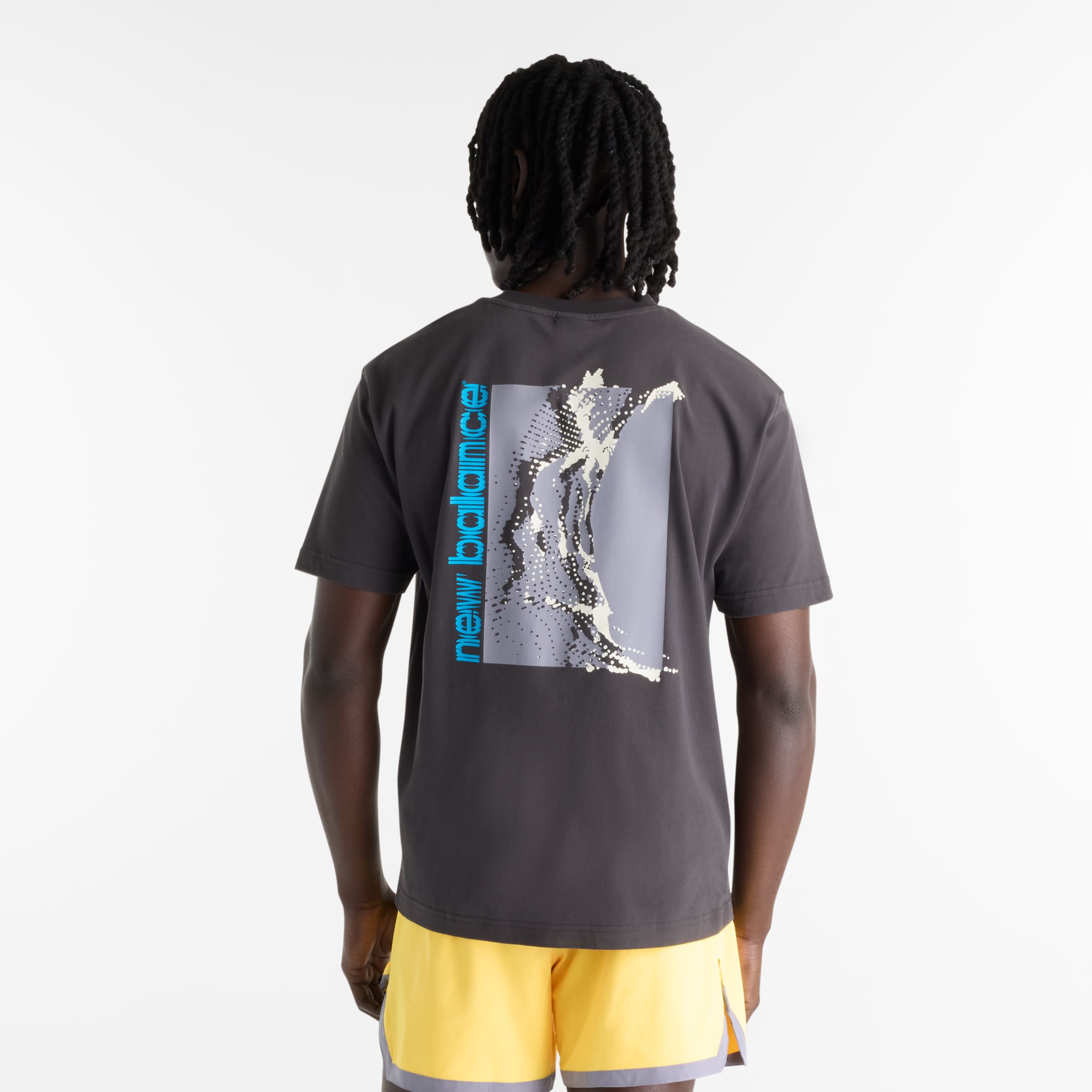 Hella is wearing size M and is 6'2"/188cm. Chest: 37"/94cm, Waist: 30"/76cm