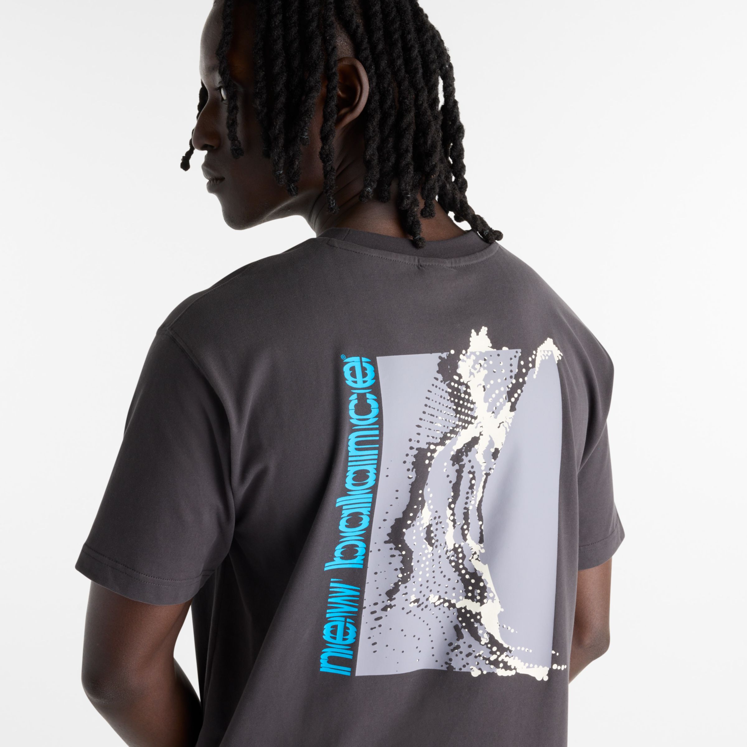 Hella is wearing size M and is 6'2"/188cm. Chest: 37"/94cm, Waist: 30"/76cm