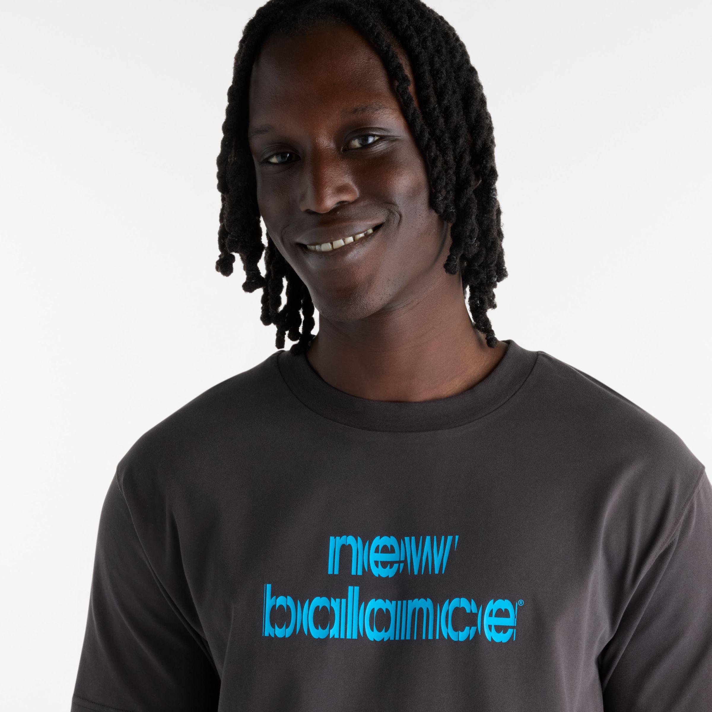 Hella is wearing size M and is 6'2"/188cm. Chest: 37"/94cm, Waist: 30"/76cm