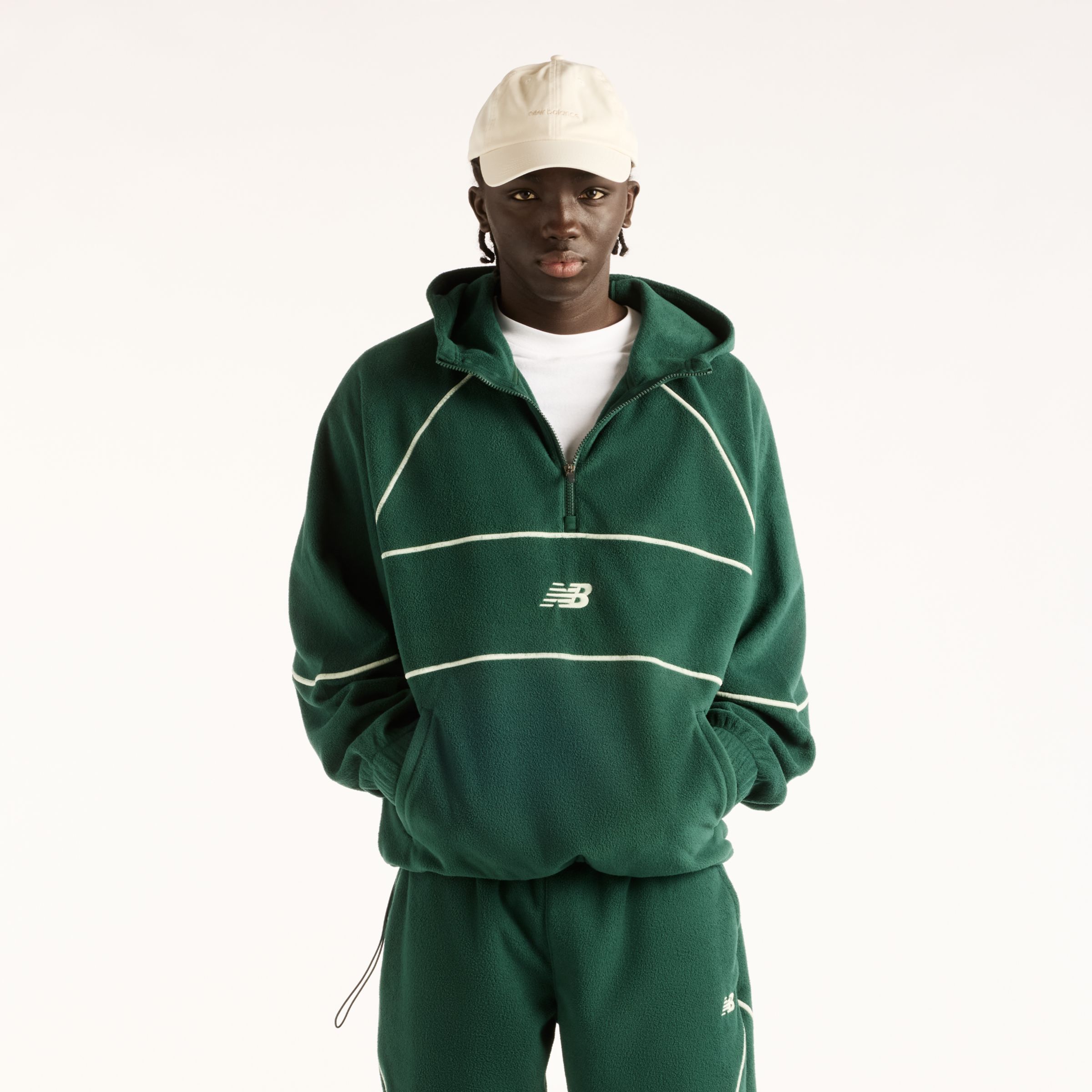 Fall is wearing size M and is 6'/183cm. Chest: 33.5"/85cm, Waist: 26.75"/68cm, Hips: 35"/89cm