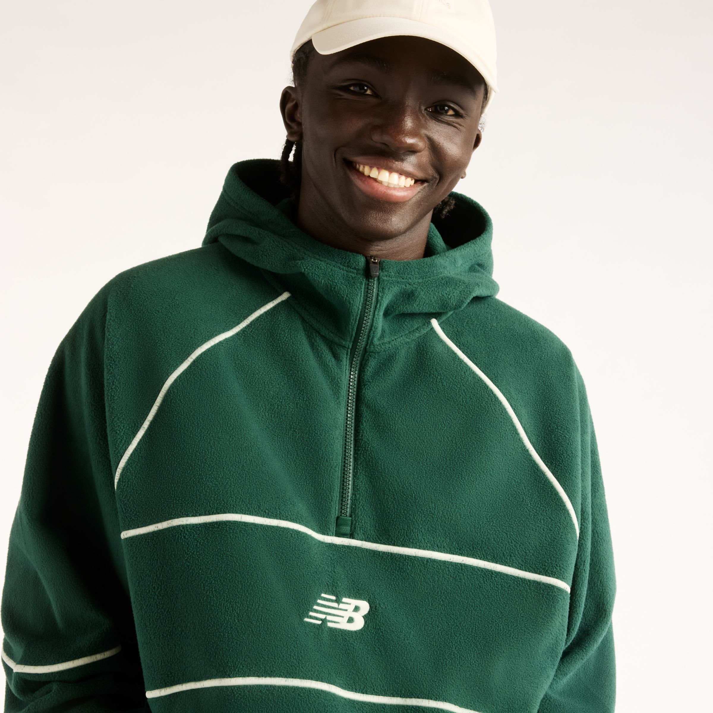 Fall is wearing size M and is 6'/183cm. Chest: 33.5"/85cm, Waist: 26.75"/68cm, Hips: 35"/89cm