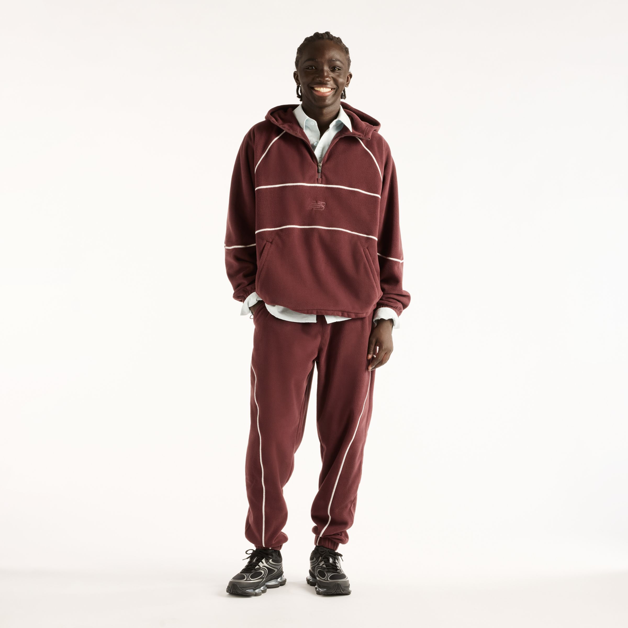Fall is wearing size M and is 6'/183cm. Chest: 33.5"/85cm, Waist: 26.75"/68cm, Hips: 35"/89cm