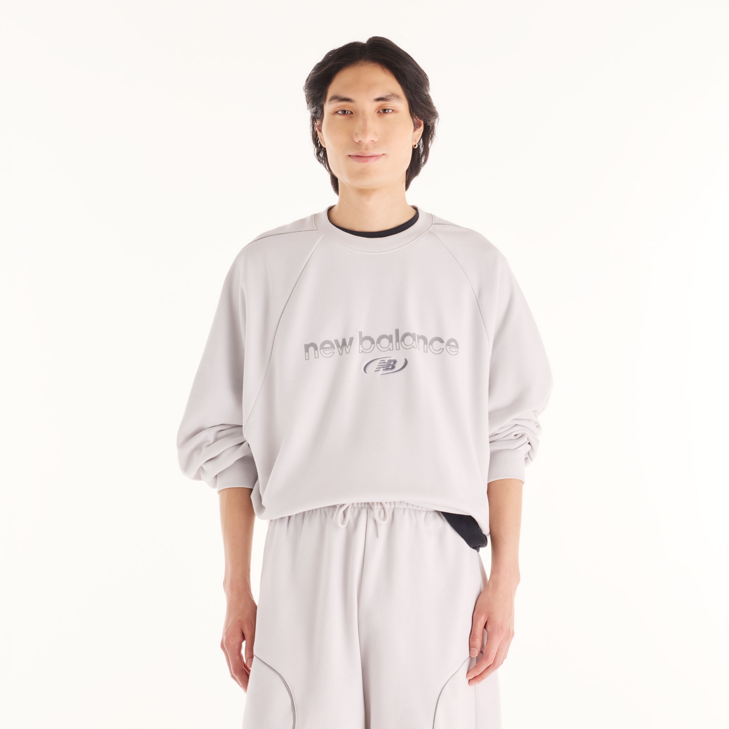 Nelson is wearing size M and is 5'4.5/164cm. Chest: 34.75"/88cm, Waist: 29"/74cm, Hips: 35.5"/90cm