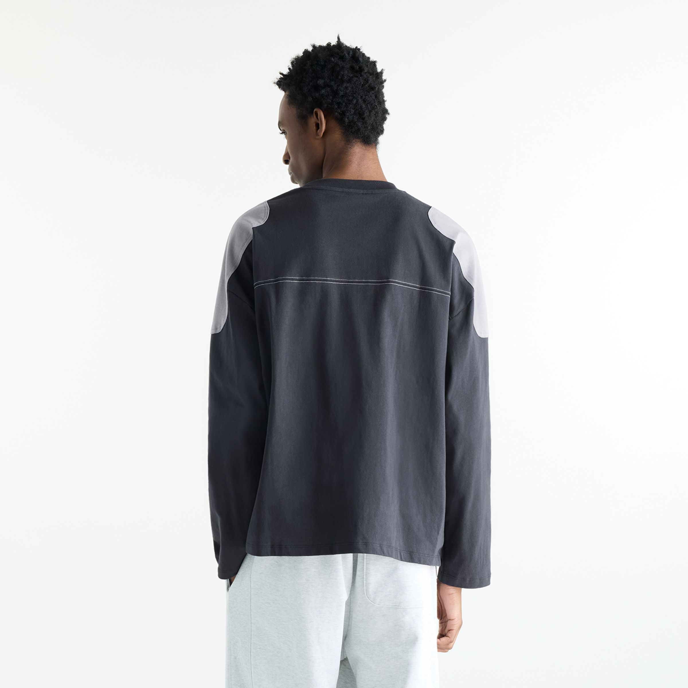 Sport レガシーグラフィックロングスリーブTシャツ