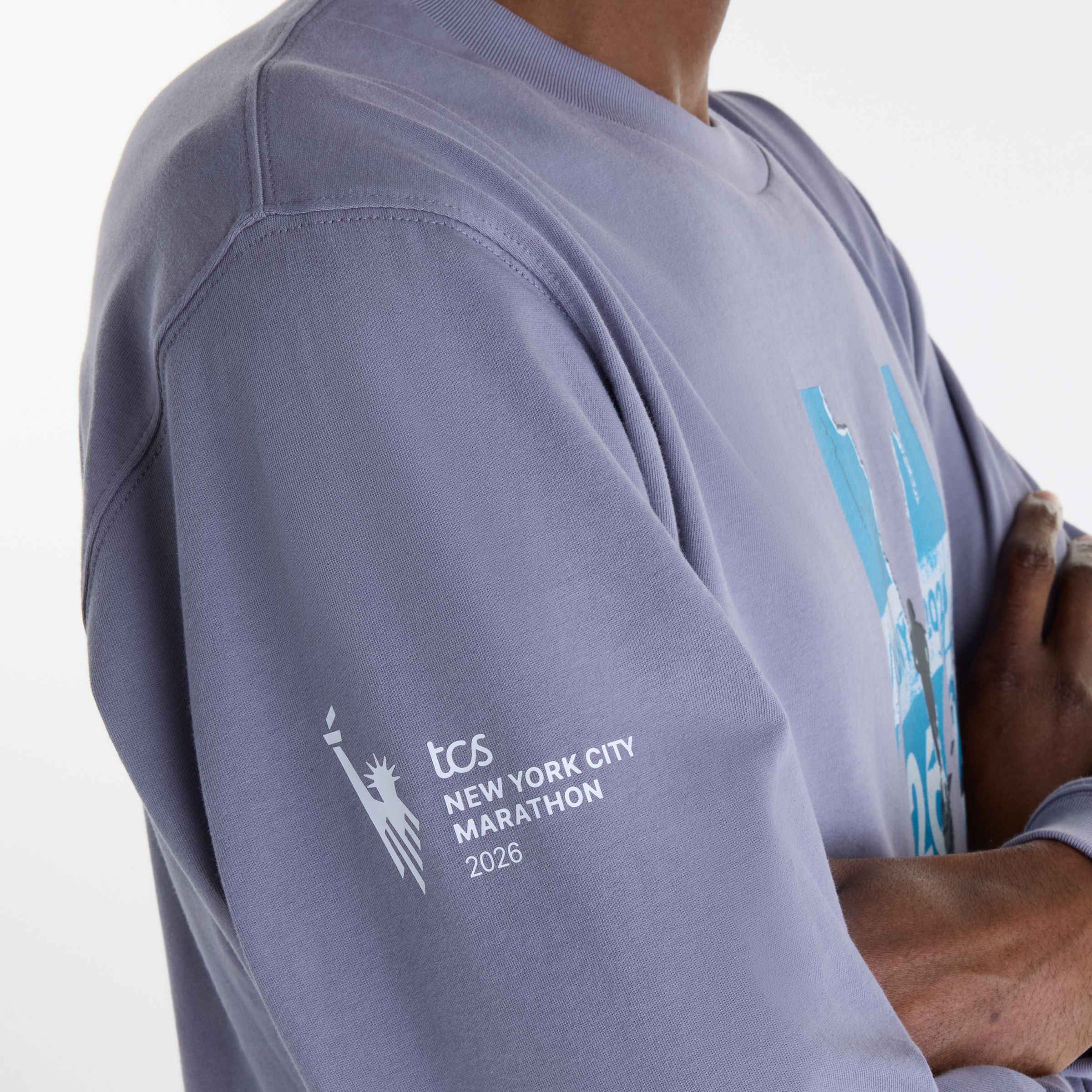 Glad is wearing size M and is 6'1"/ 185cm. Waist: 29"/74cm