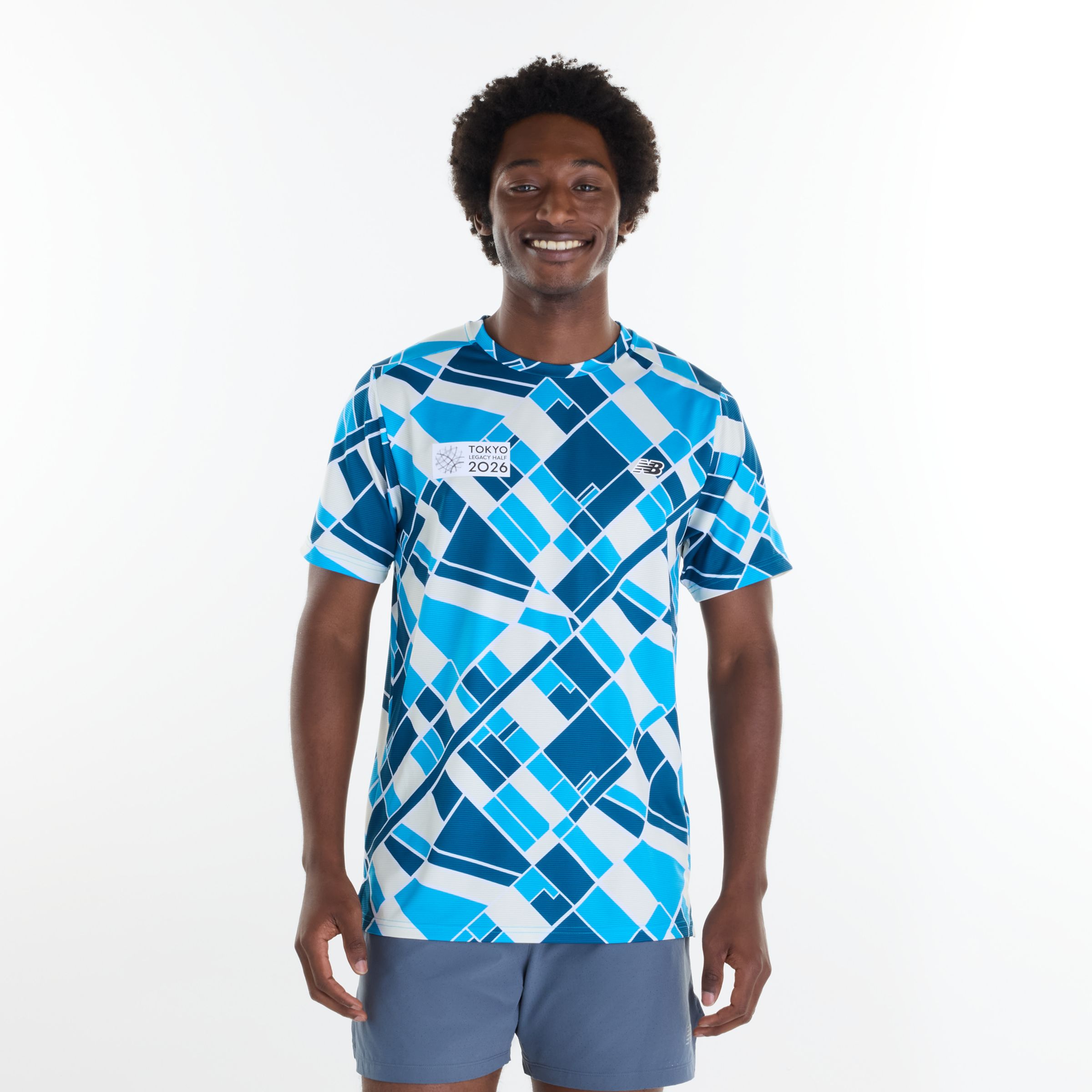 Tyliv is wearing size M and is 6'1"/186cm. Chest: 34.5"/88cm, Waist: 29"/74cm, Hips: 36.5"/93cm