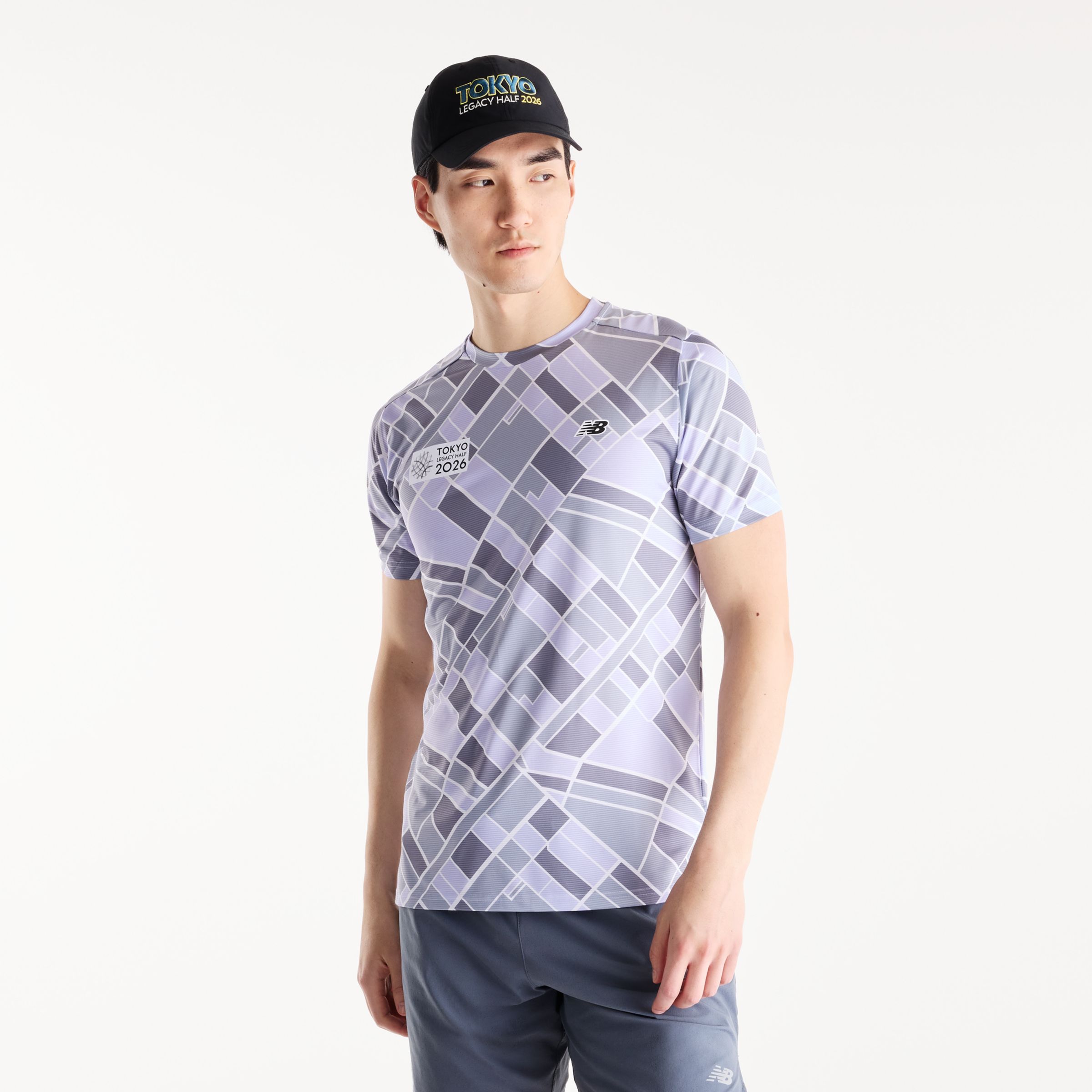 Derek is wearing size M and is 6'1"/187cm. Chest: 38R/96cm, Waist: 31"/79cm