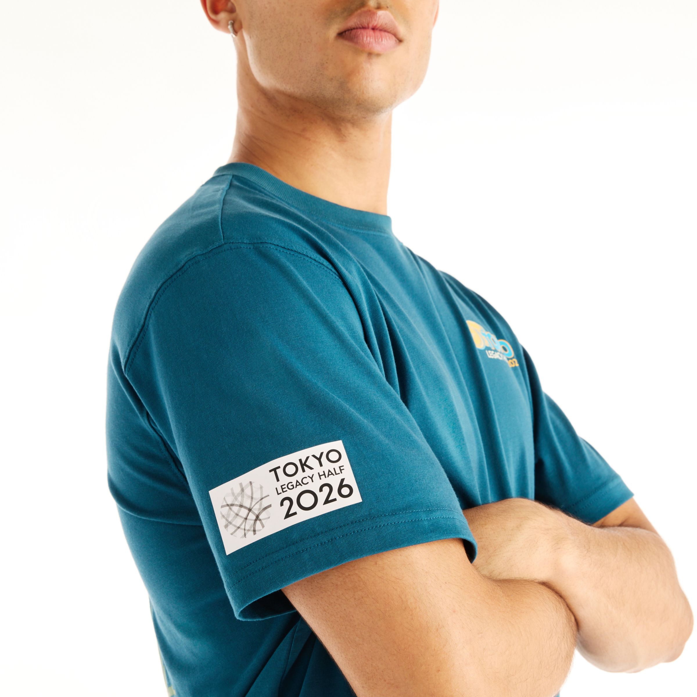 Nelson is wearing size M and is 6'1"/185.42cm. Chest: 38"/96.52cm, Waist: 30"/76.2cm, Hips: 38.5"/97.79cm