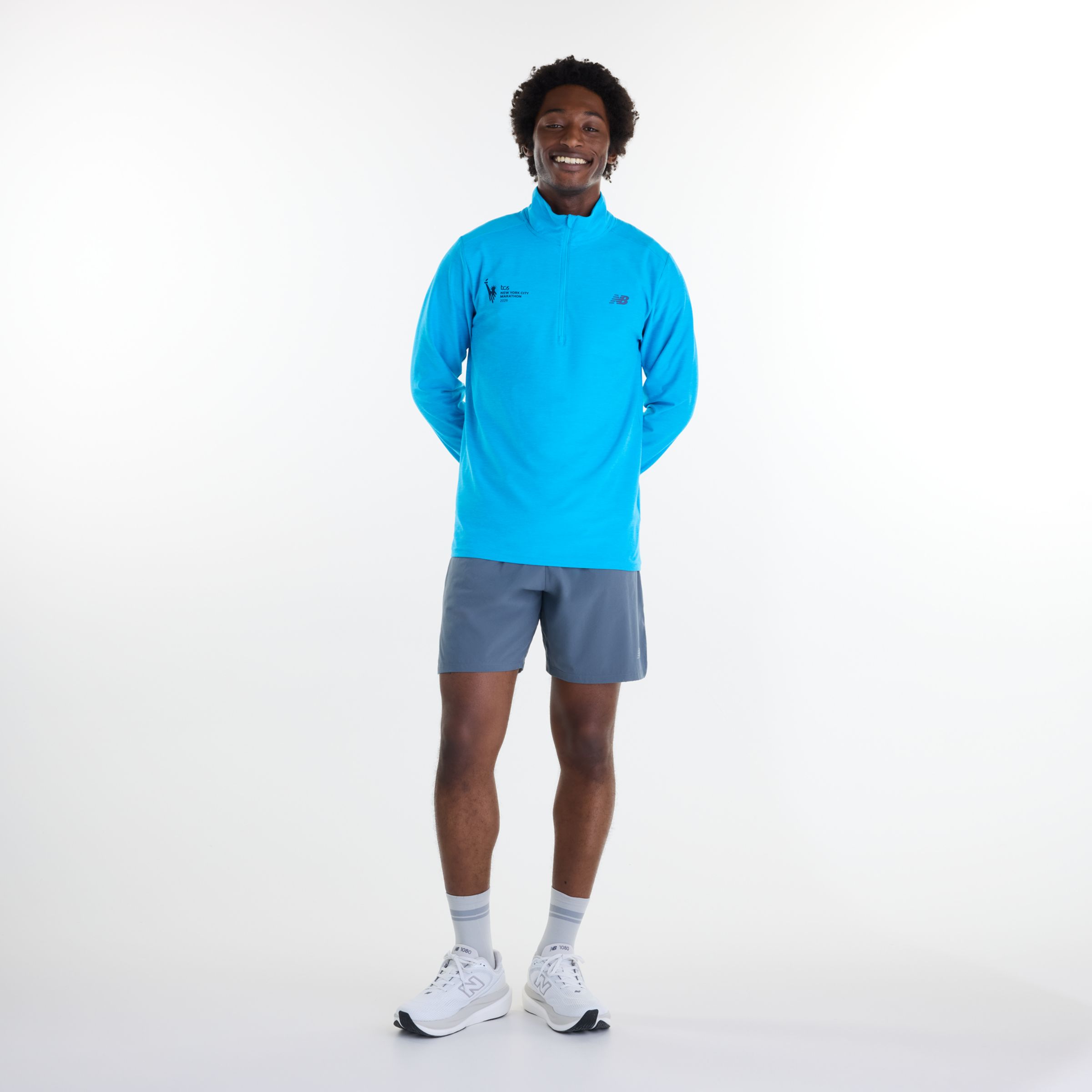 Tyliv is wearing size M and is 6'1"/186cm. Chest: 34.5"/88cm, Waist: 29"/74cm, Hips: 36.5"/93cm