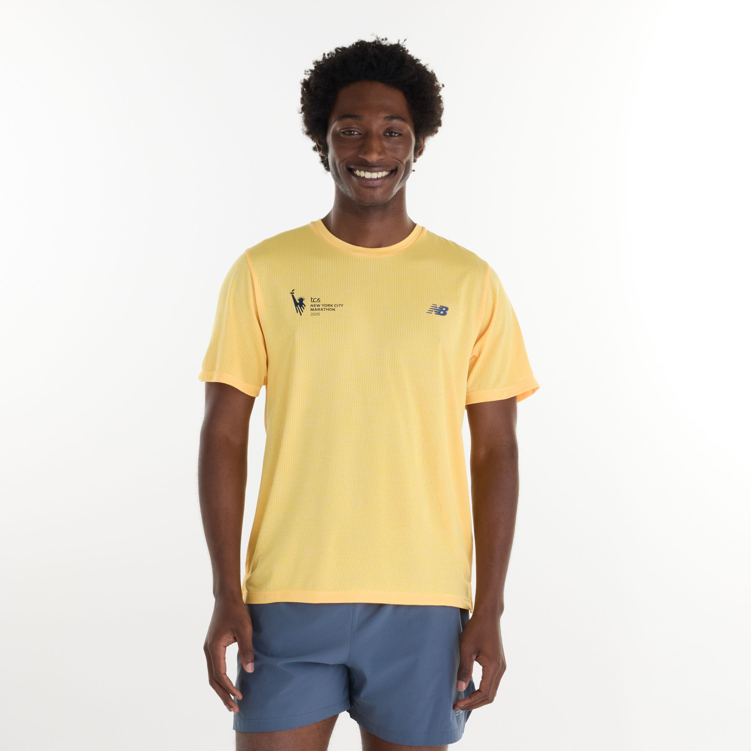 Tyliv is wearing size M and is 6'1"/186cm. Chest: 34.5"/88cm, Waist: 29"/74cm, Hips: 36.5"/93cm
