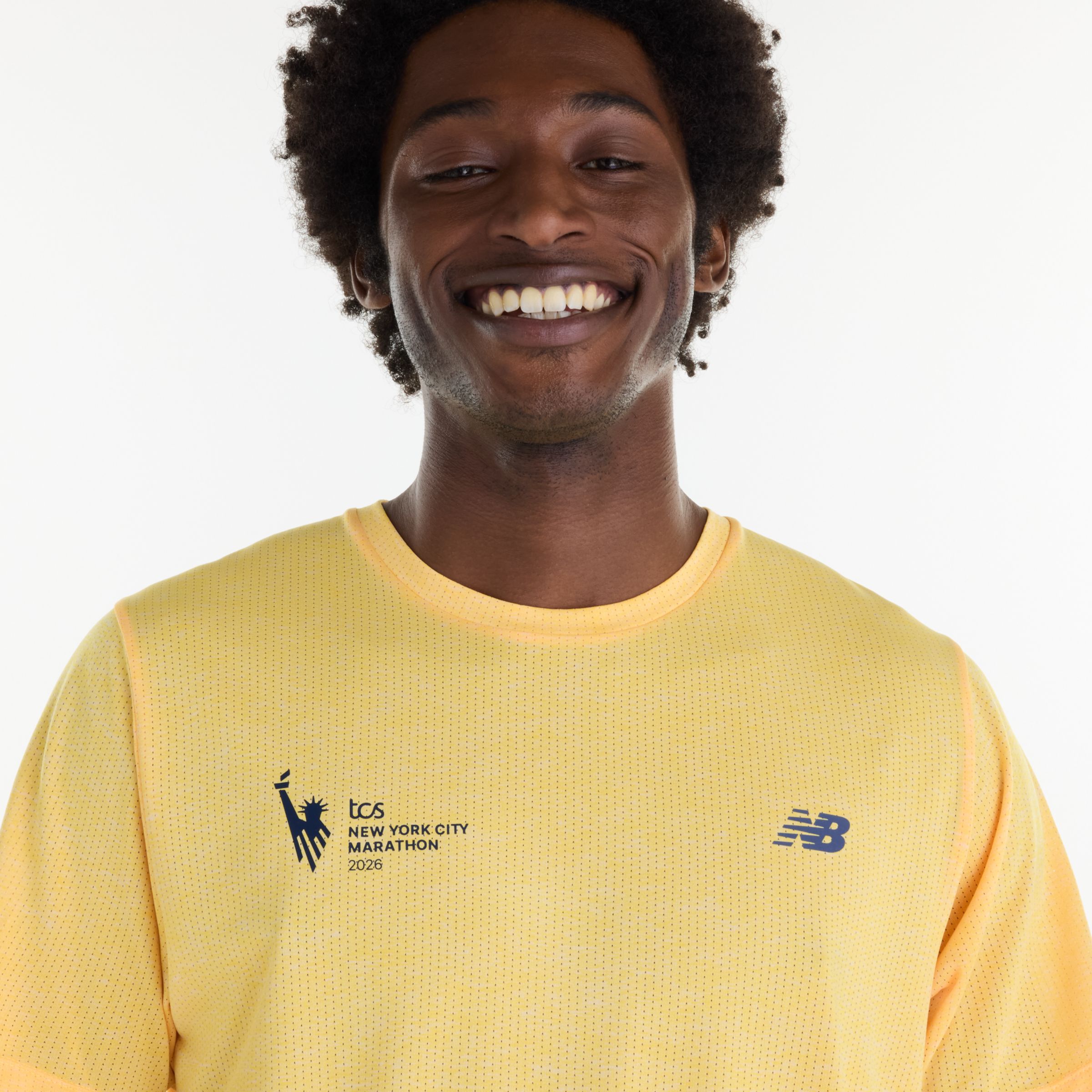 Tyliv is wearing size M and is 6'1"/186cm. Chest: 34.5"/88cm, Waist: 29"/74cm, Hips: 36.5"/93cm