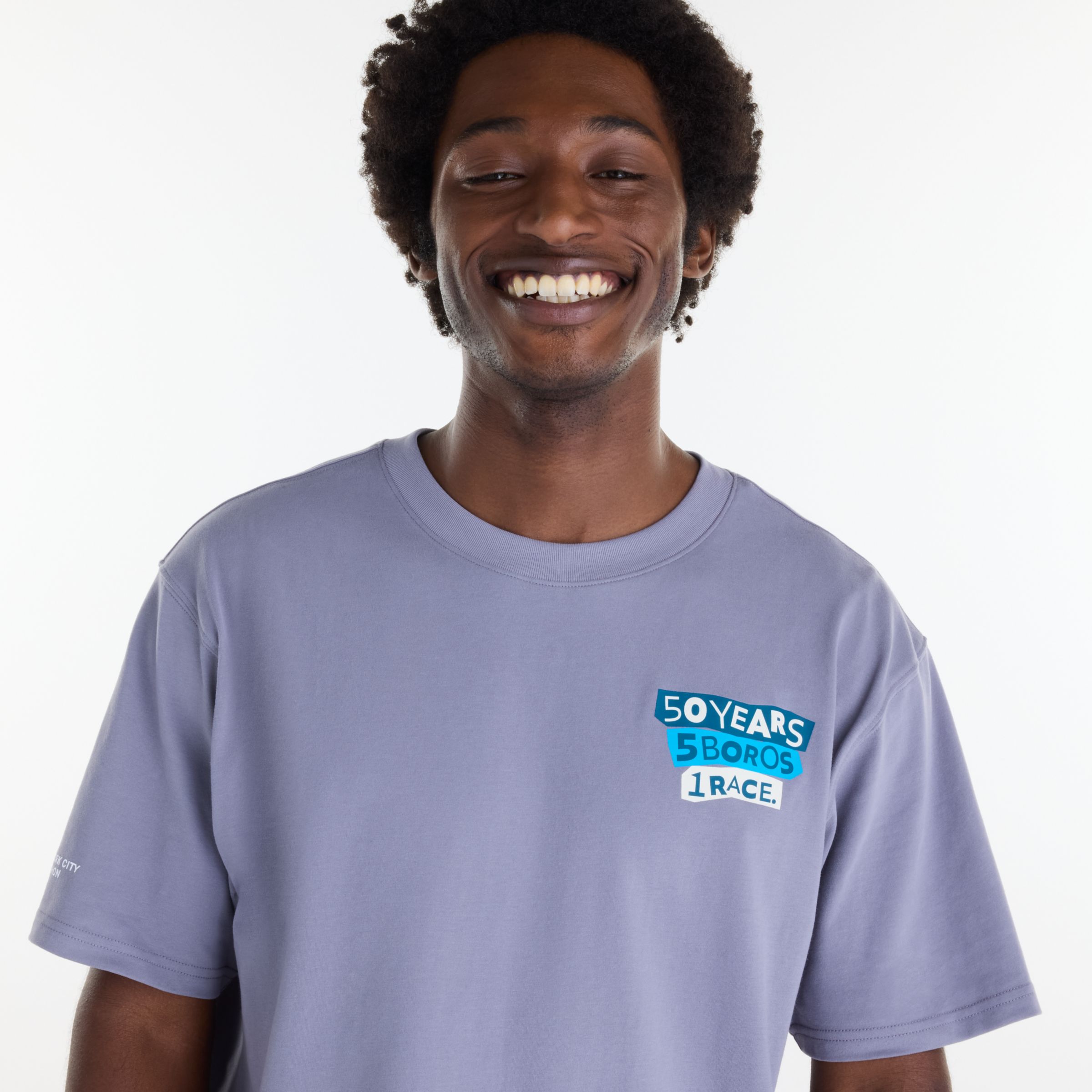 Tyliv is wearing size M and is 6'1"/186cm. Chest: 34.5"/88cm, Waist: 29"/74cm, Hips: 36.5"/93cm