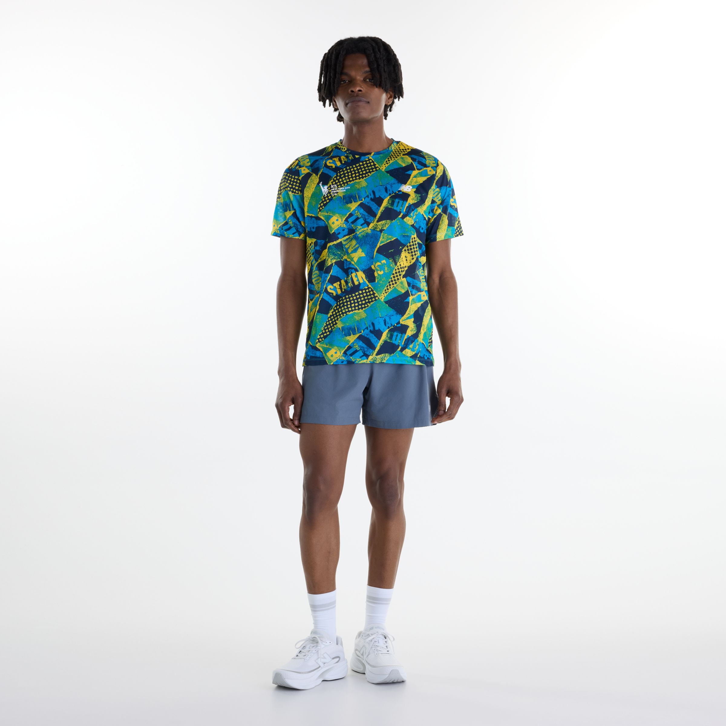 Glad is wearing size M and is 6'1"/ 185cm. Chest: 0, Waist: 29"/74cm
