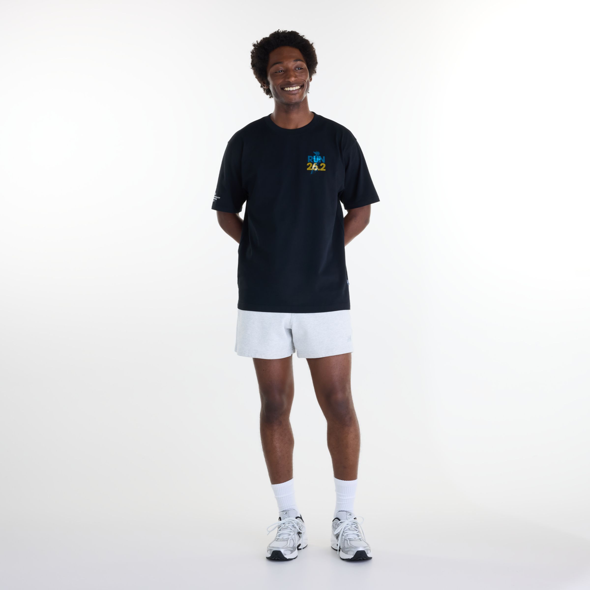 Tyliv is wearing size M and is 6'1"/186cm. Chest: 34.5"/88cm, Waist: 29"/74cm, Hips: 36.5"/93cm