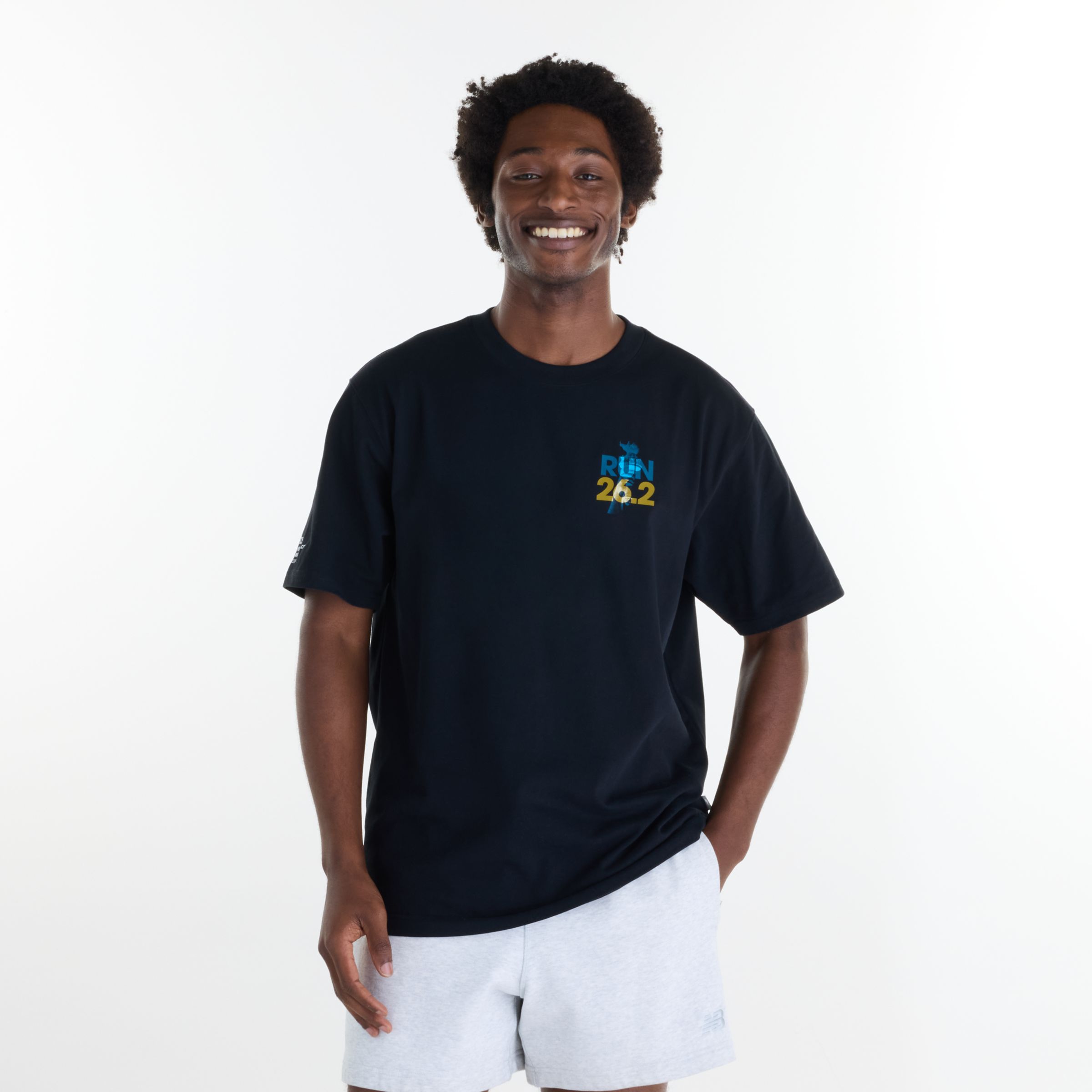 Tyliv is wearing size M and is 6'1"/186cm. Chest: 34.5"/88cm, Waist: 29"/74cm, Hips: 36.5"/93cm