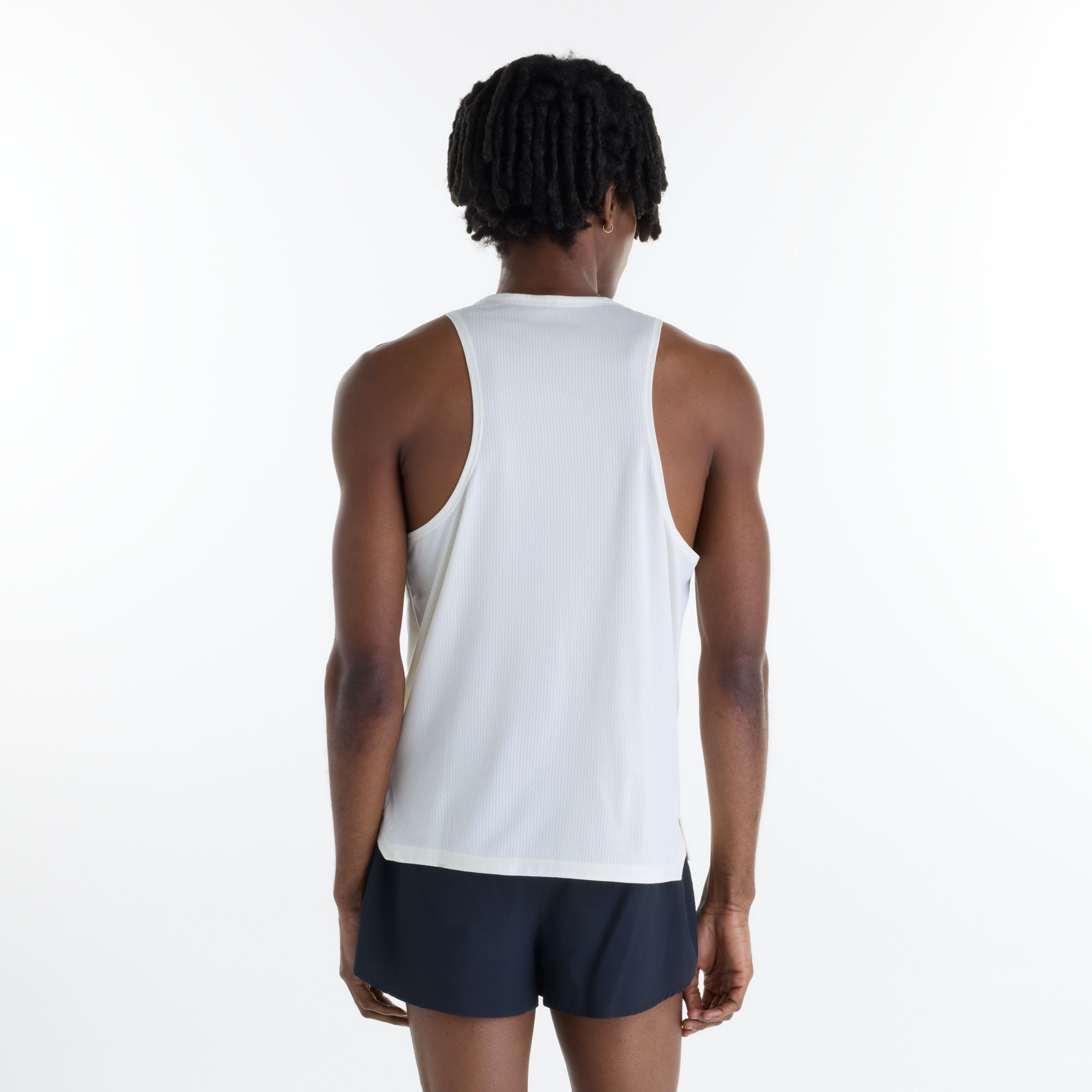 Glad is wearing size M and is 6'1"/ 185cm. Waist: 29"/74cm