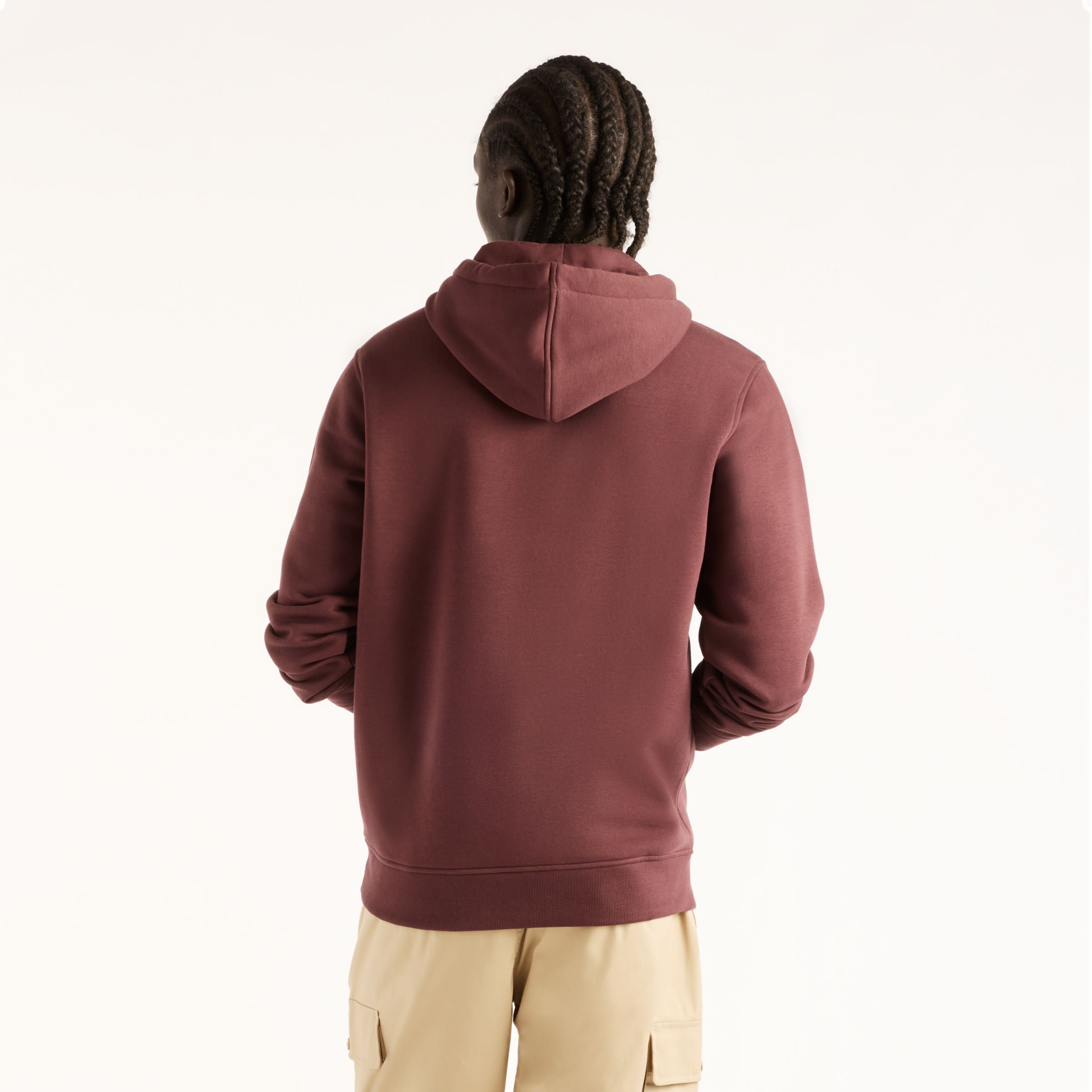 Fall is wearing size M and is 6'/183cm. Chest: 33.5"/85cm, Waist: 26.75"/68cm, Hips: 35"/89cm