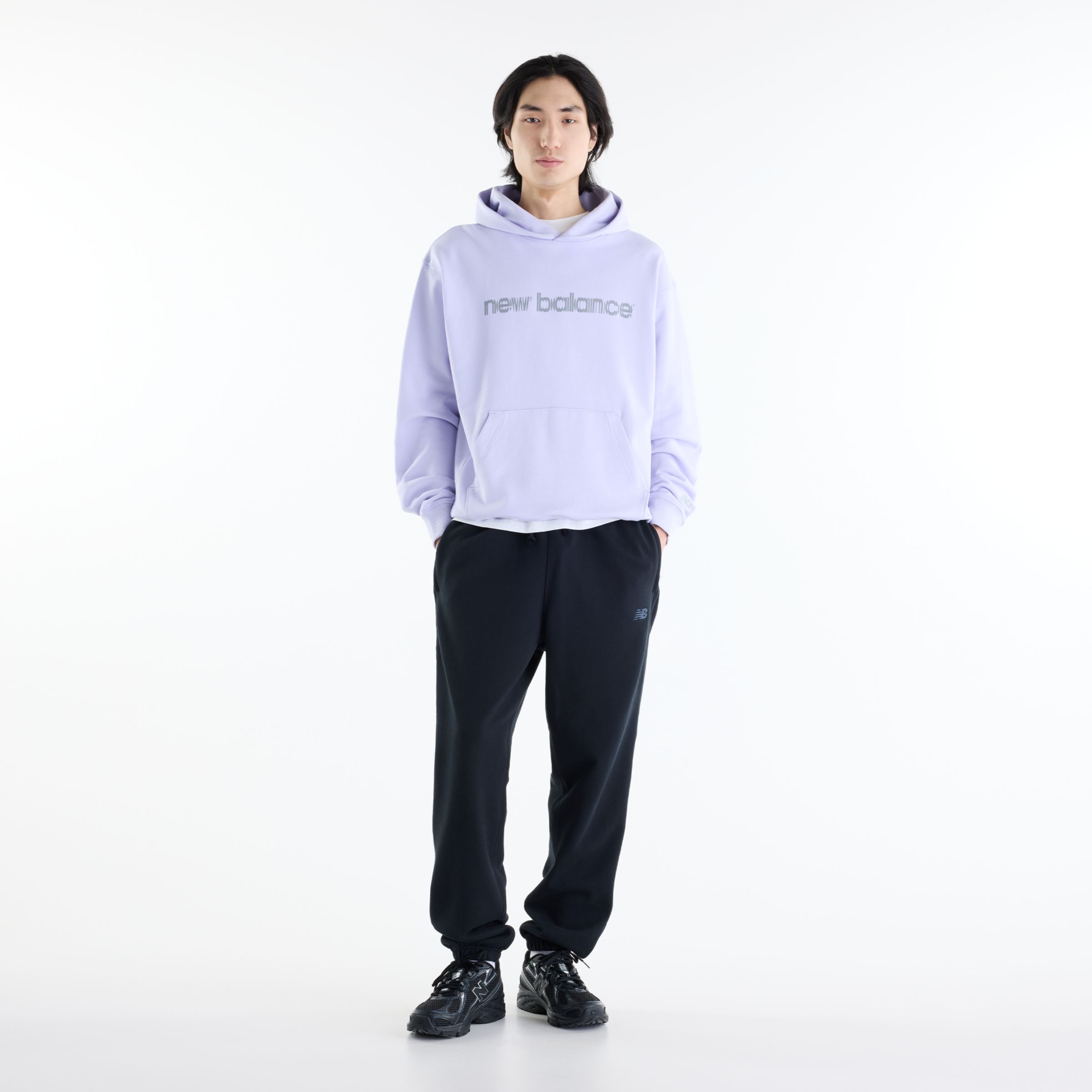 Justin is wearing size M and is 6'11"/186cm. Chest: 34"/86cm, Waist: 29"/74cm, Hips: 35"/89cm