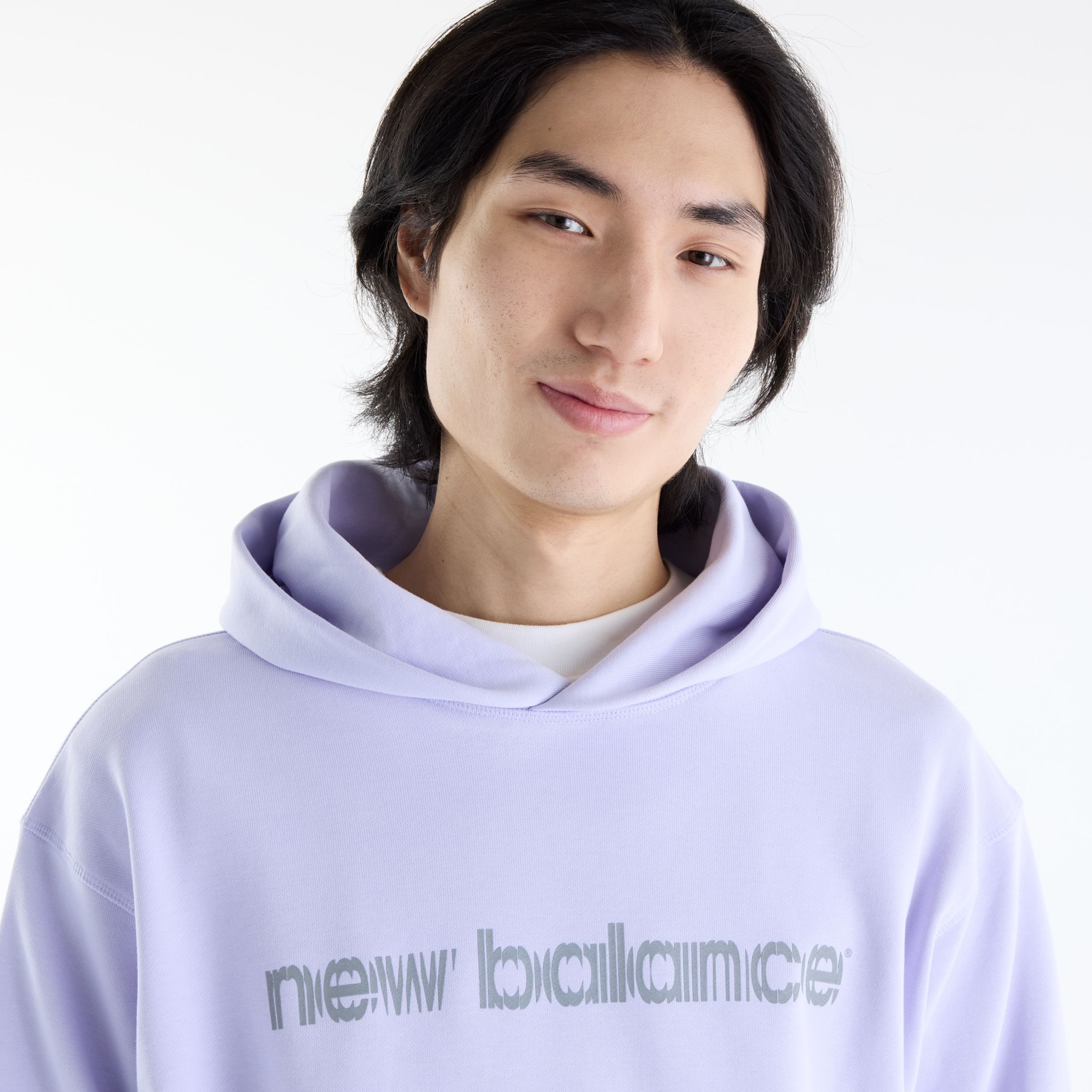 Justin is wearing size M and is 6'11"/186cm. Chest: 34"/86cm, Waist: 29"/74cm, Hips: 35"/89cm