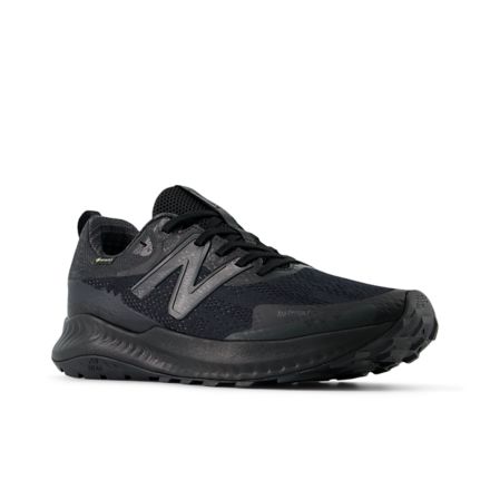 Zapatillas Trail Running Hombre New Balance Hierro v6 Gorex-Tex Negro