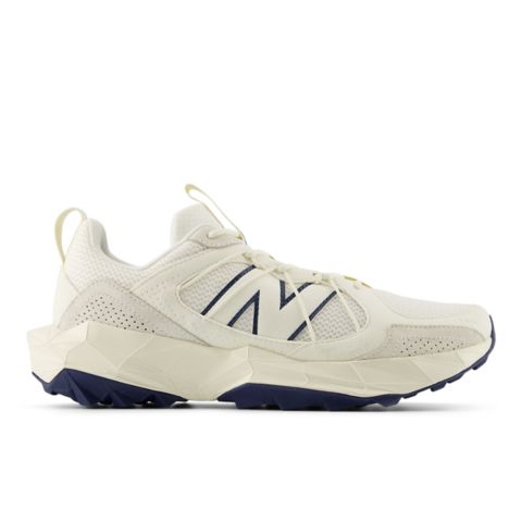 Женские кроссовки New Balance Tektrel