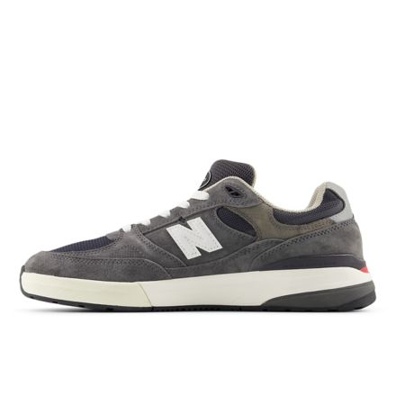 NB Numeric Andrew Reynolds 933