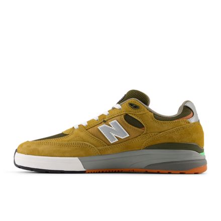 NB Numeric Andrew Reynolds 933