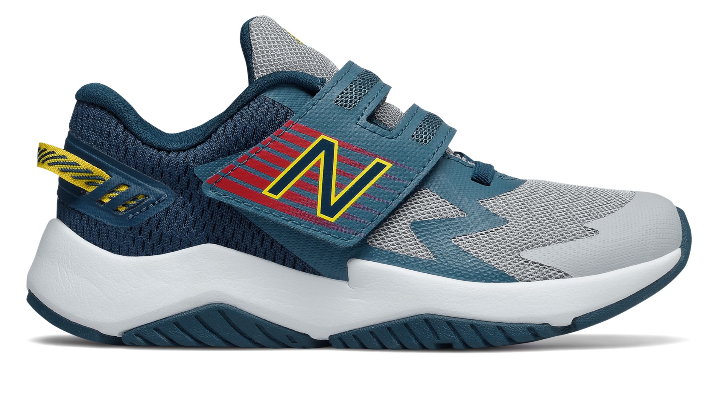 new balance sneakers for boys