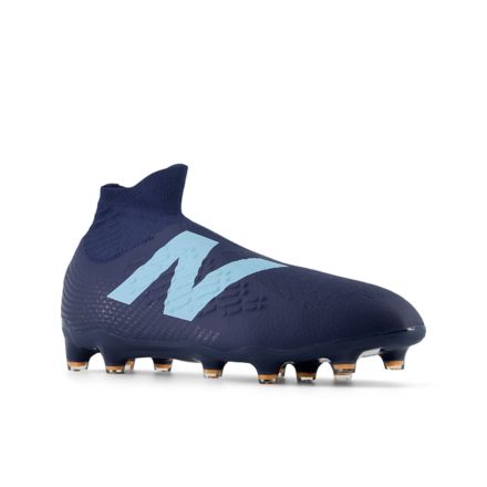 New balance football boots hotsell all black