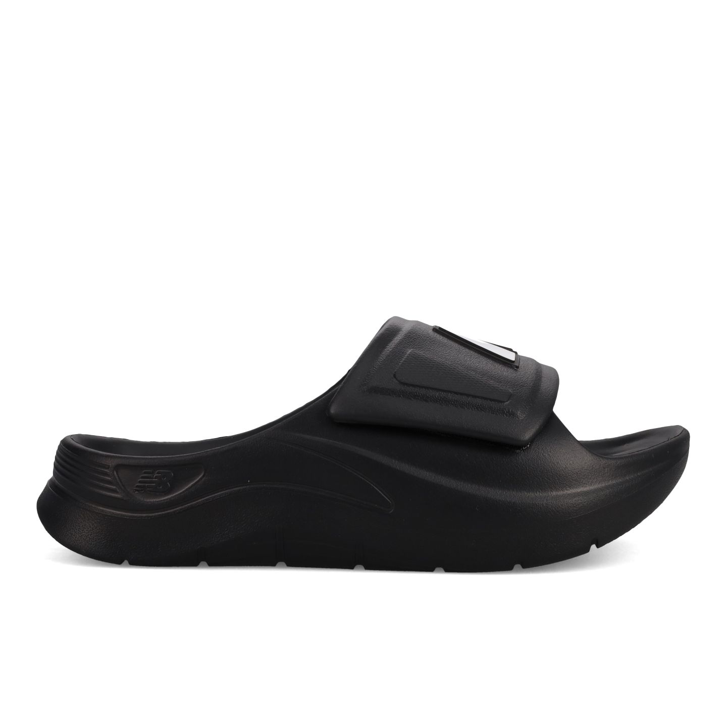 Сандалии New Balance 202XA, цвет: Чёрный / Белый — фото 1
