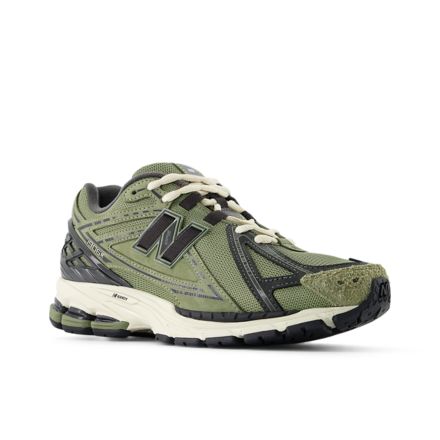 ウィメンズ ライフスタイル シューズ＆アパレル