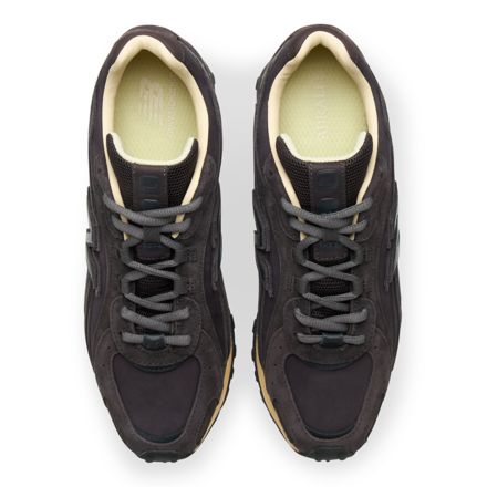 AURALEE x New Balance 204L