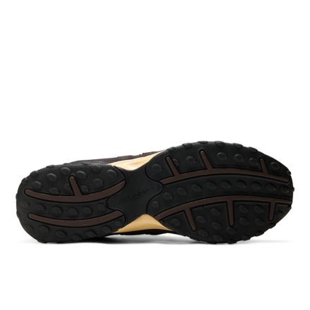 AURALEE x New Balance 204L