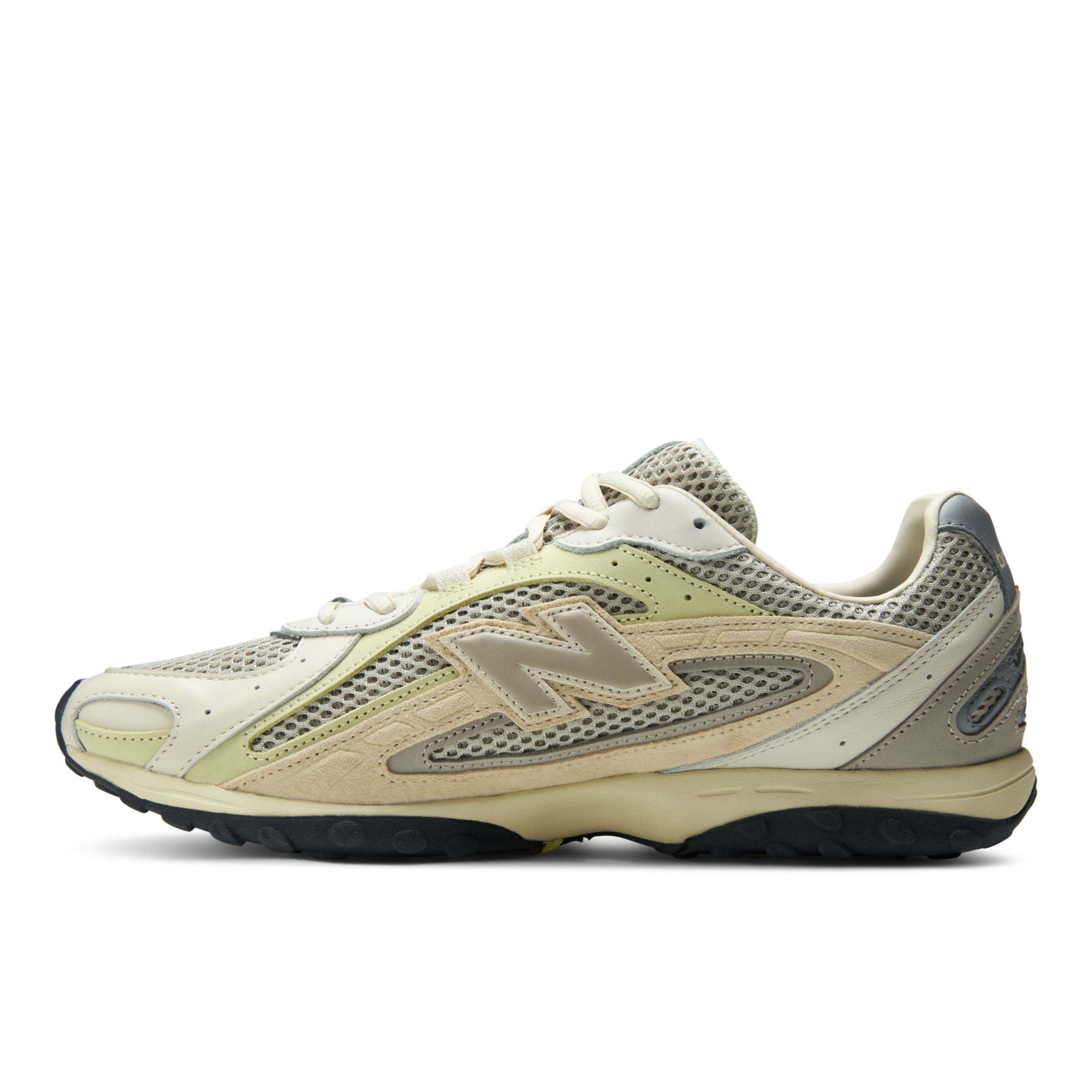 AURALEE x New Balance 204L