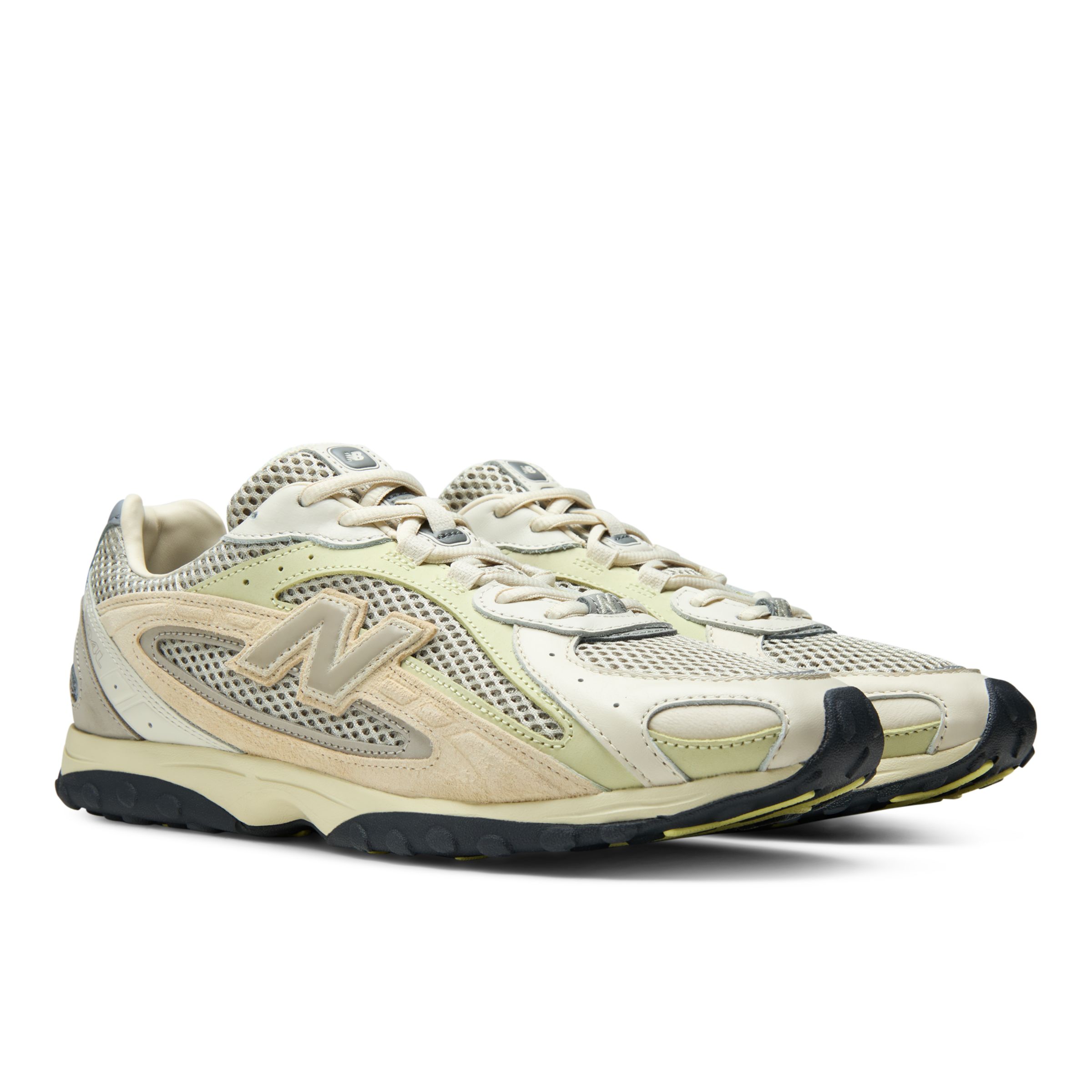 AURALEE x New Balance 204L
