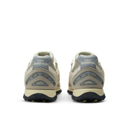AURALEE x New Balance 204L